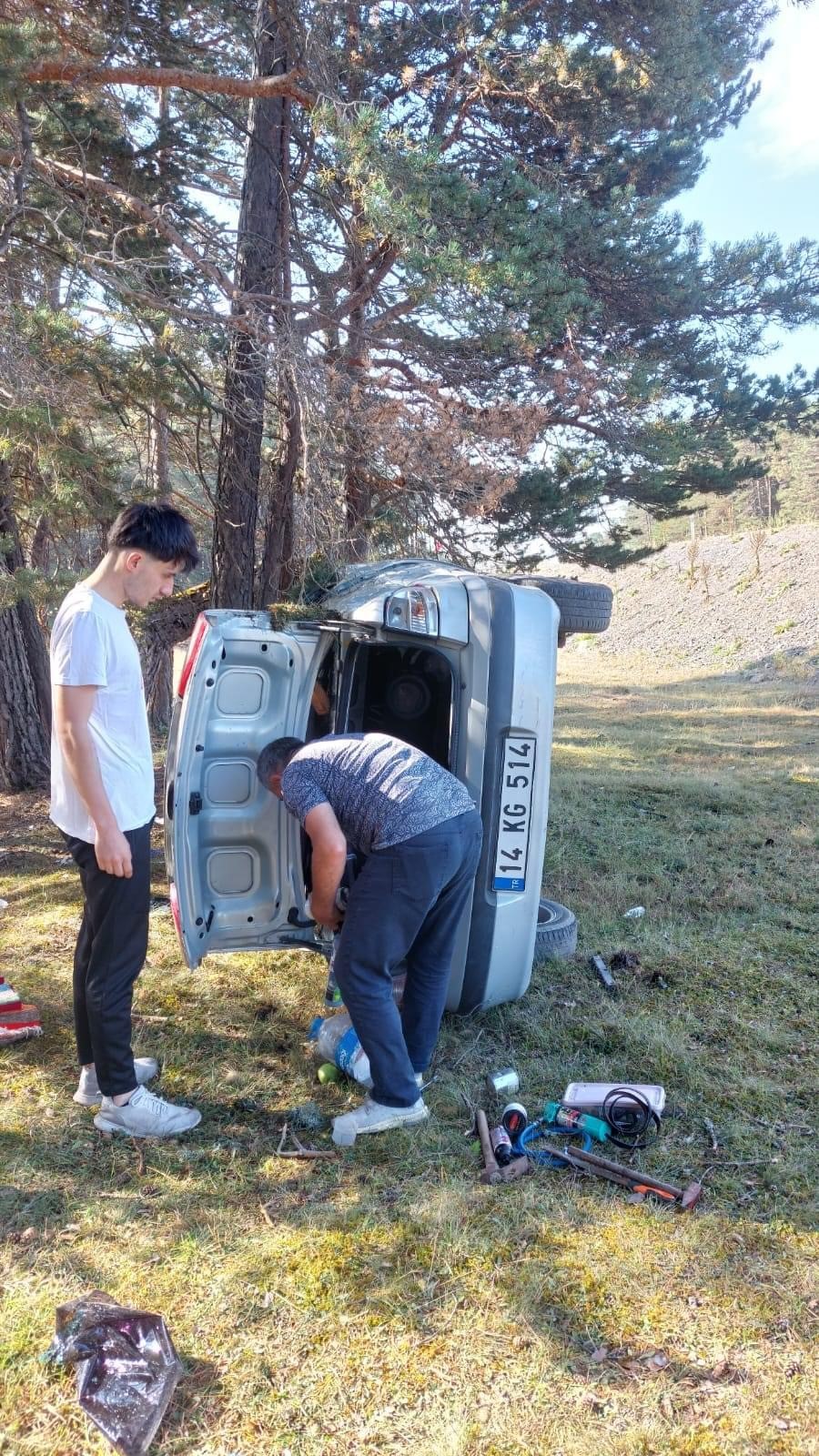 Otomobil Yoldan Çıkarak Takla Attı 1 Ölü, 2 Yaralı (1)