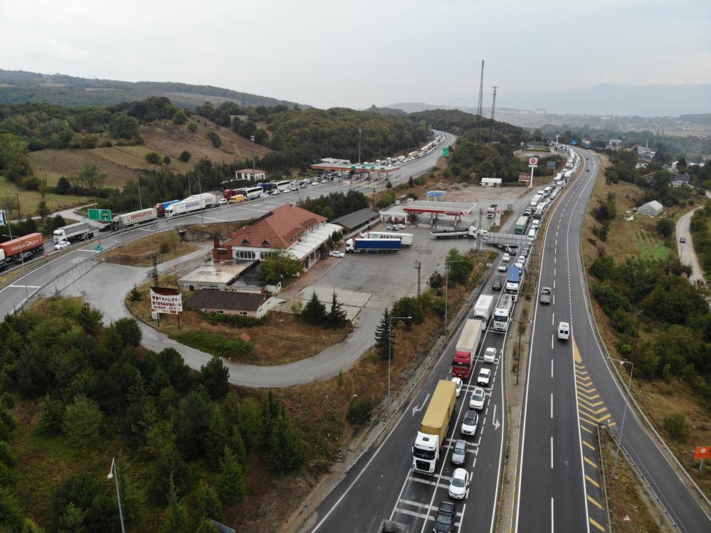 Bolu Dağı'nda Kilometrelerce Araç Kuyruğu Oluştu