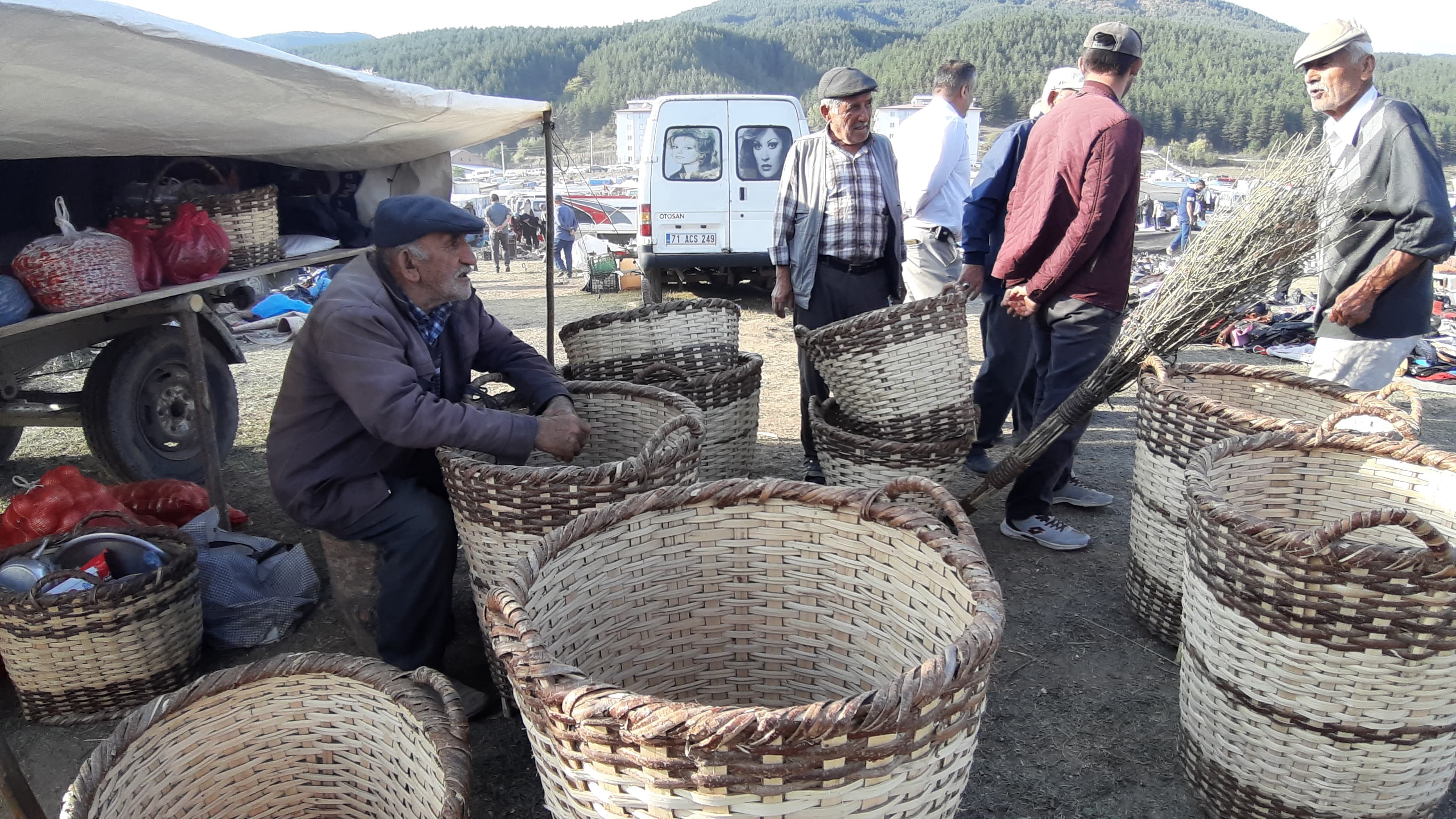 Fındık Dallarından Ördüğü Sepetleri Bin Liradan Satıyor (5)