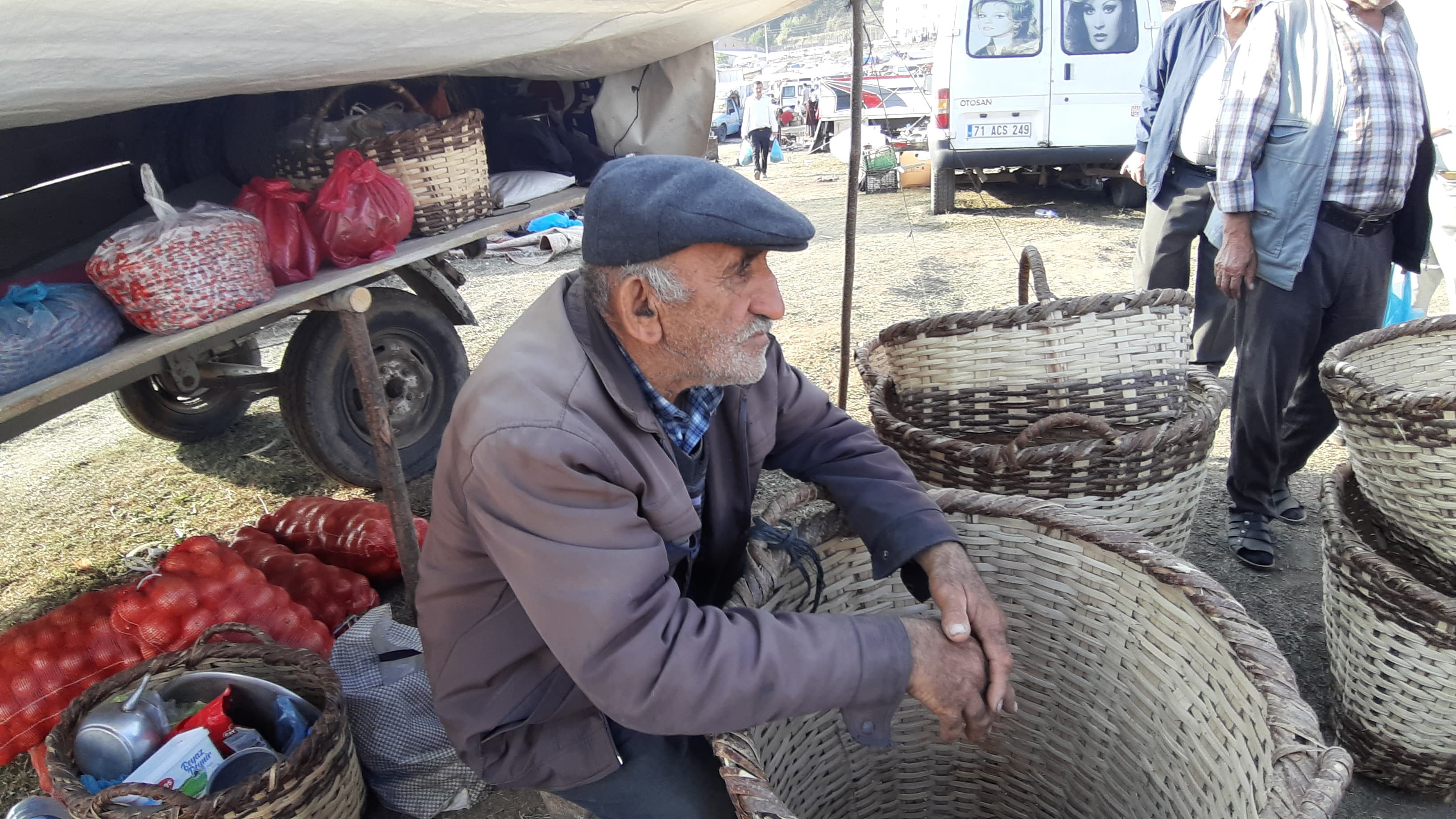 Fındık Dallarından Ördüğü Sepetleri Bin Liradan Satıyor (6)