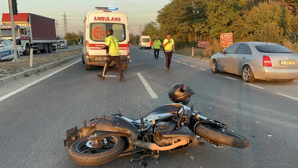 İki Aracın Arasından Geçmek Isteyen Motosiklet Yolcu Minibüsüne Çarptı 1 Yaralı3