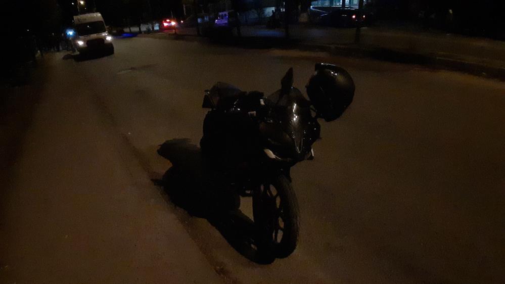 Köpeğe Çarpan Motosiklet Devrildi, Sürücü Yaralandı3