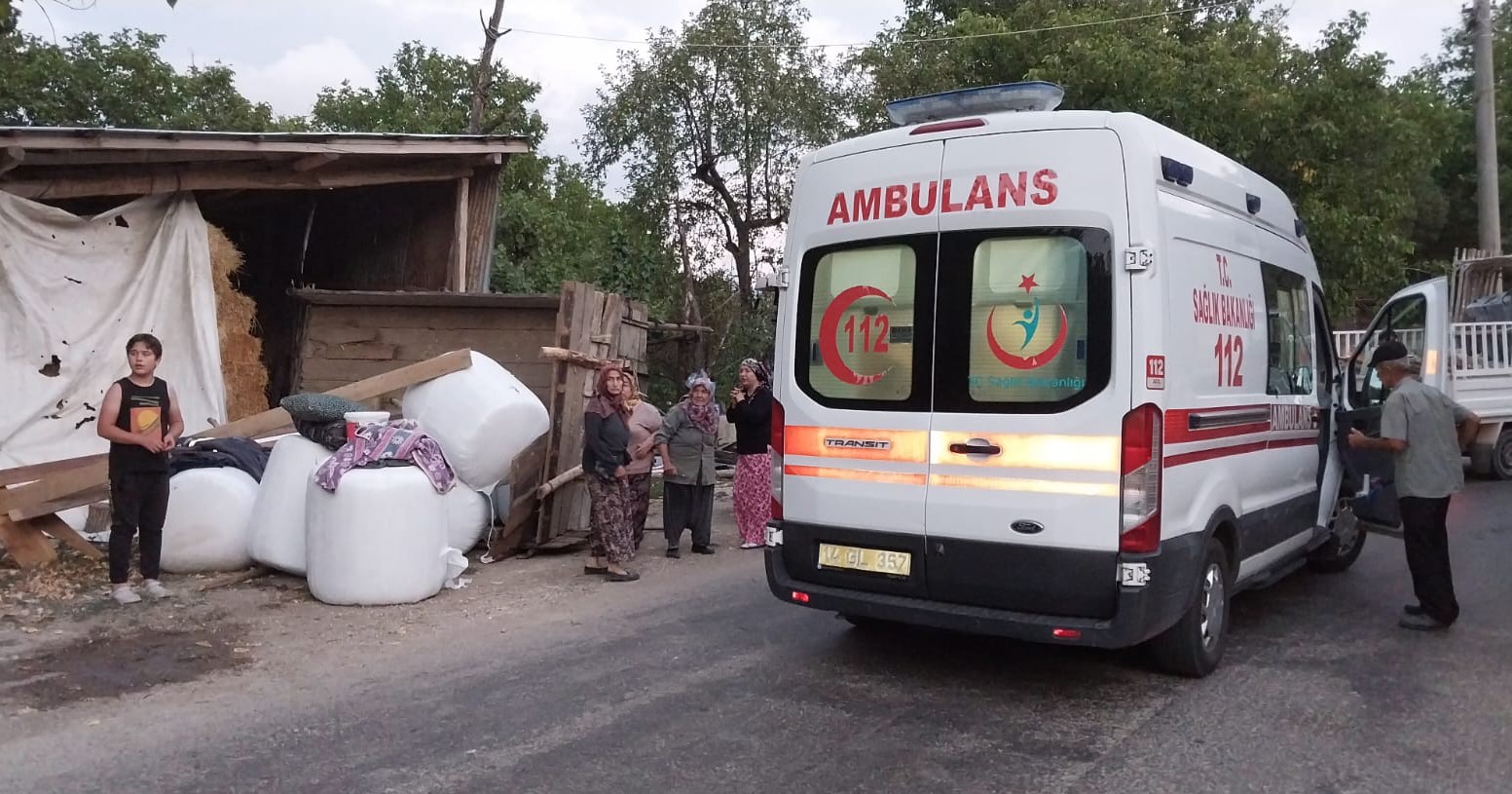 Römorkun Tepesinden Düştü, Ağır Yaralandı (3)