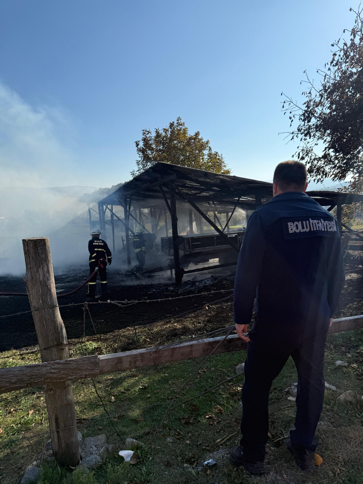 Anız Yangını Tarım Aletlerini Küle Çevirdi (6)