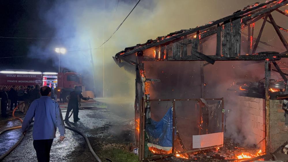 Bolu’da Ev, Samanlık, Odunluk Ve Depo Alev Alev Yandı3