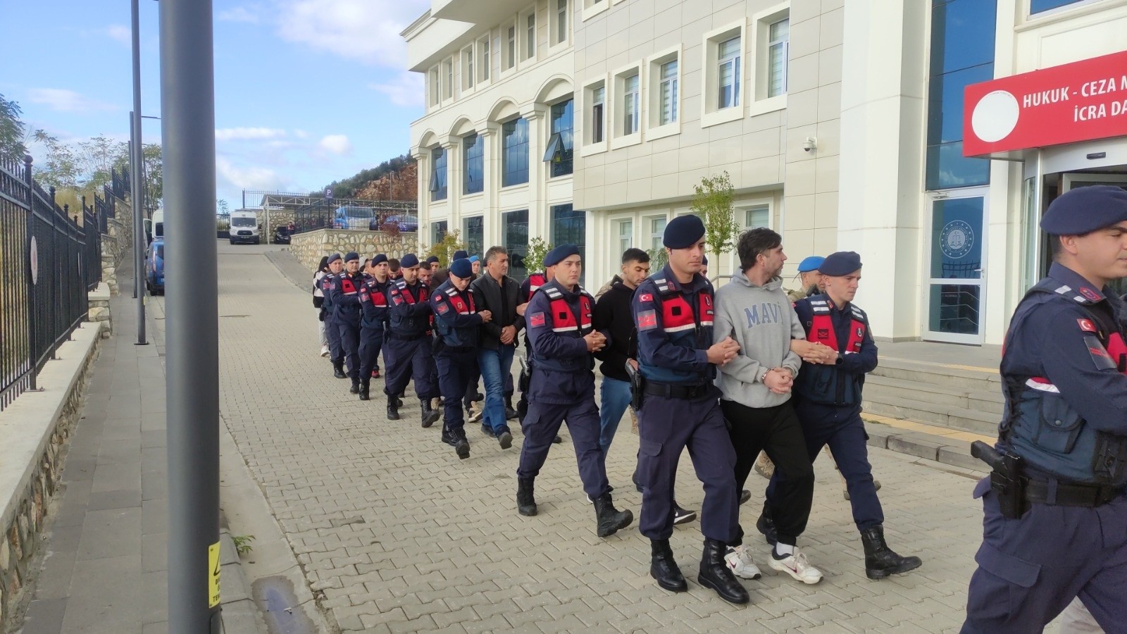 Bolu'da Fuhuş Çetesine Darbe (8)