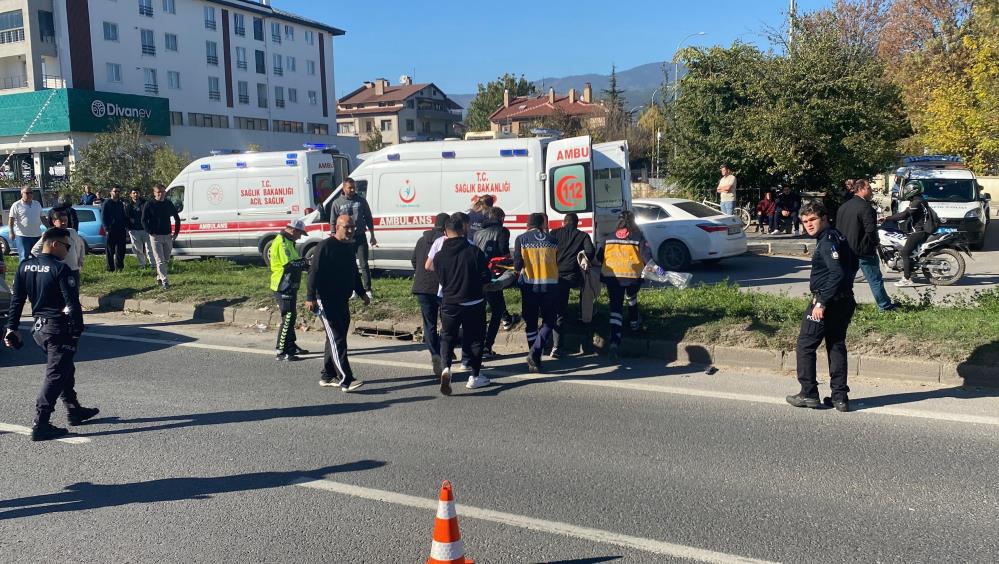 Bolu’da Yola Aniden Çıkan 14 Yaşındaki Çocuğa Otomobil Çarptı3