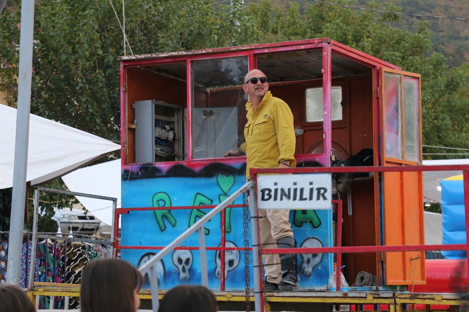 Borcuna Karşılık Aldığı Lunaparkı Panayır Panayır Gezerek Işletiyor (2)