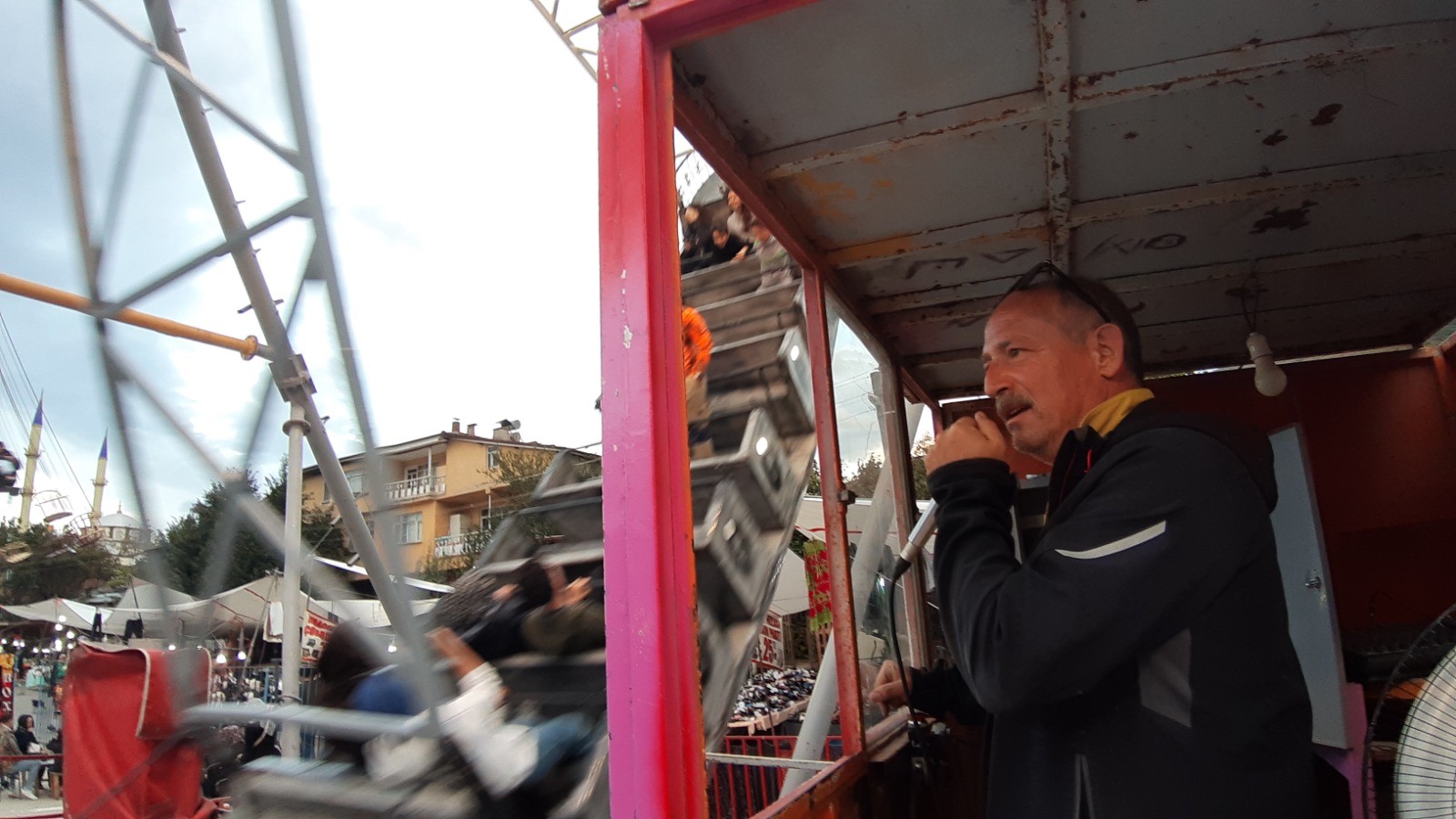 Borcuna Karşılık Aldığı Lunaparkı Panayır Panayır Gezerek Işletiyor (6)