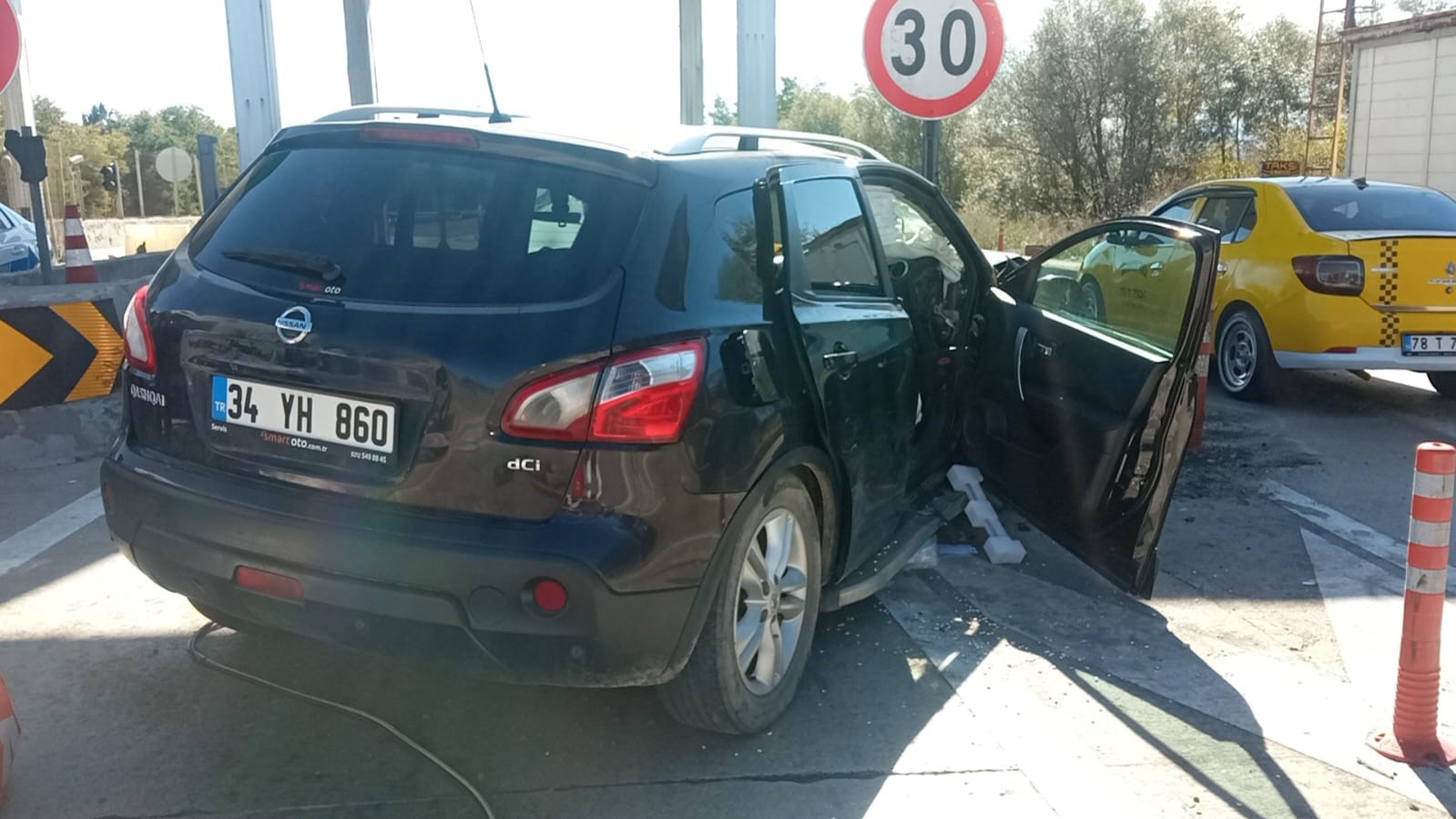 Gişelerde Feci Kaza 1 Ölü, 1 Yaralı (1)