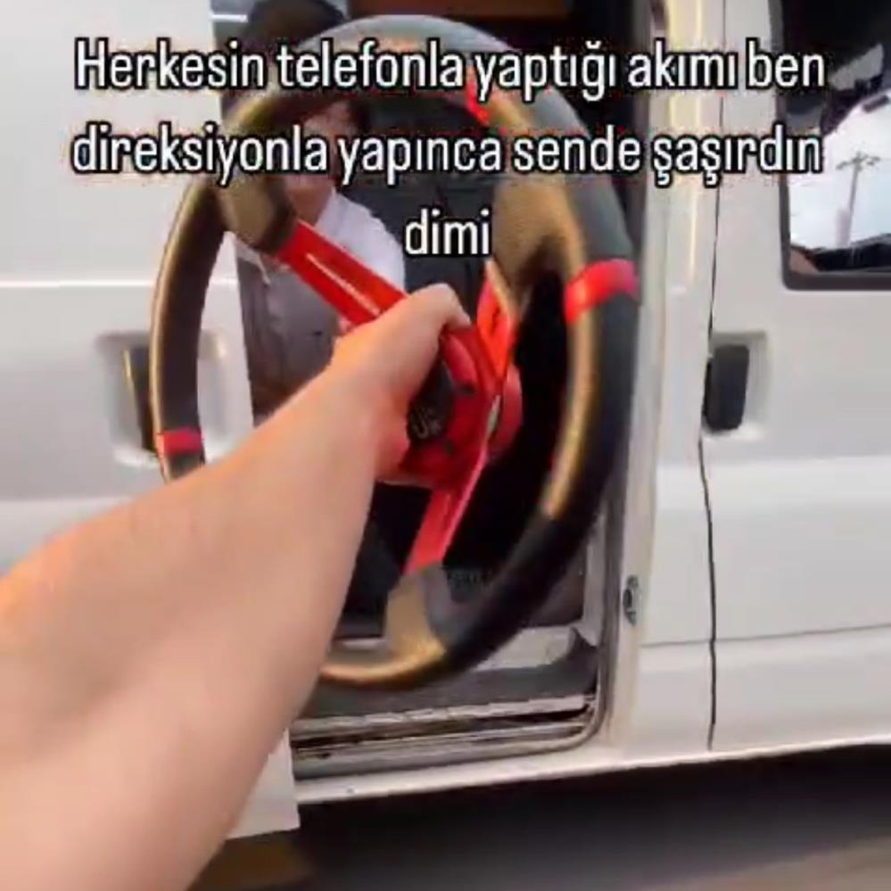 Seyir Halinde Otomobilinin Direksiyonunu Yerinden Çıkarttı Otomobille Ölüm Dansı2