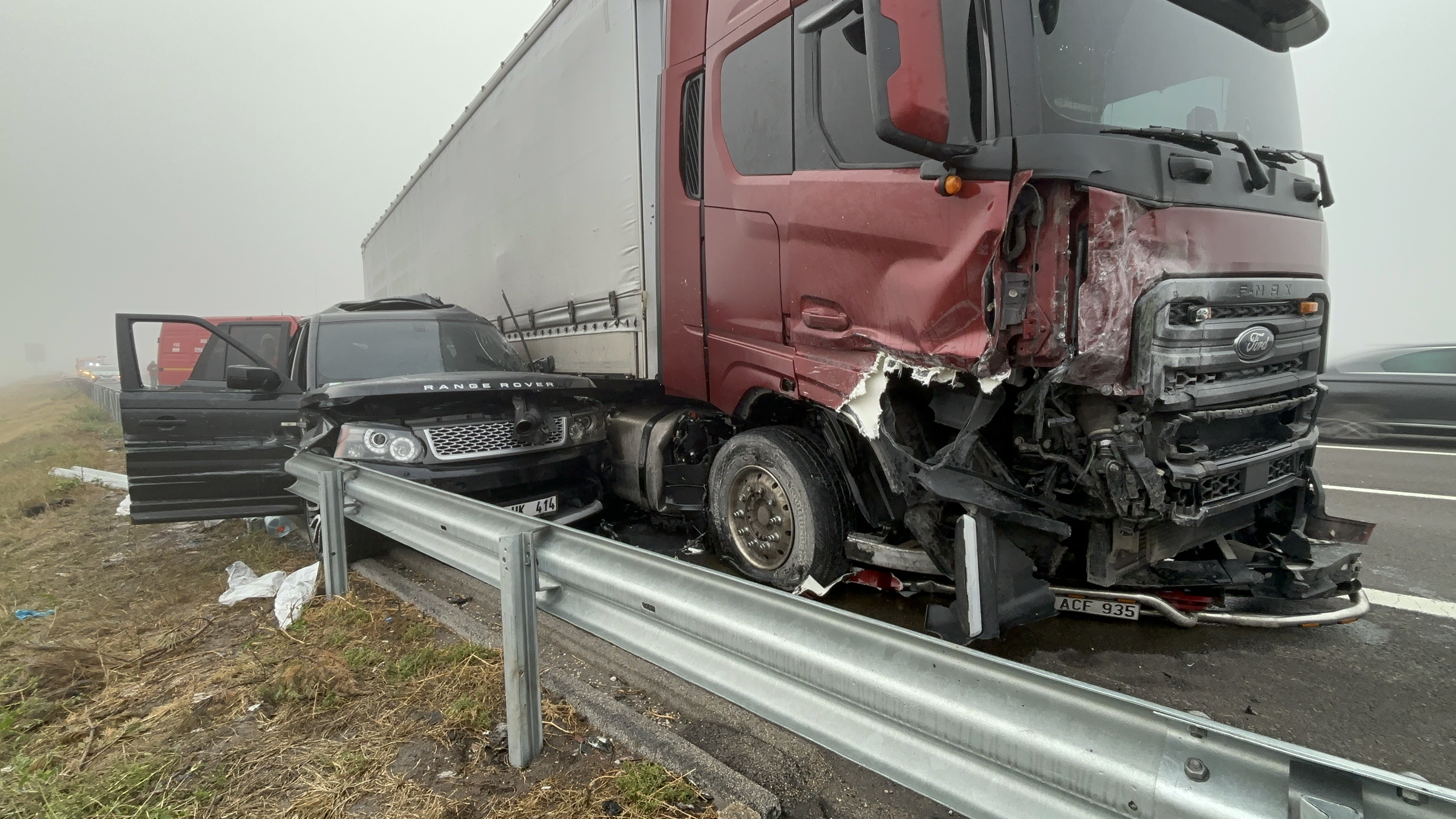 Sisten Görmedi, Lüks Cip Metrelerce Sürüklendi 3 Yaralı (4)