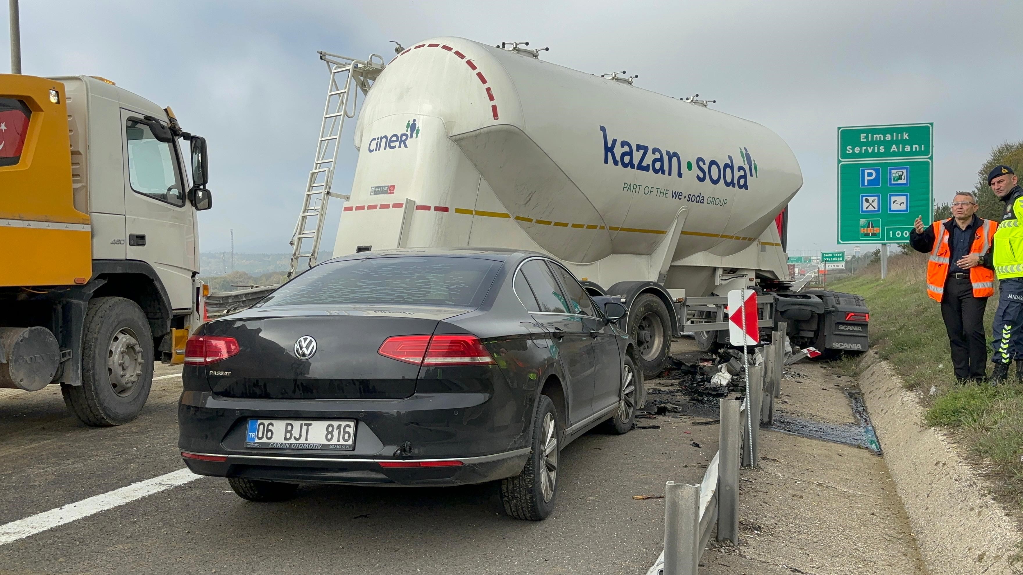 Tem'de Karşı Şeride Geçen Tanker Ortalığı Karıştırdı 2 Yaralı (3)