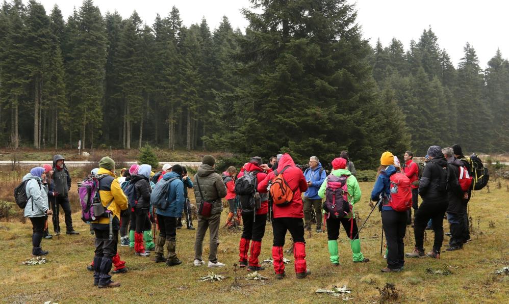 18 Kilometre Yürüdüler, Temiz Havanın Tadını Çıkardılar3