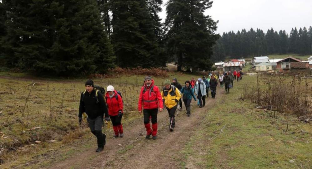 18 Kilometre Yürüdüler, Temiz Havanın Tadını Çıkardılar5