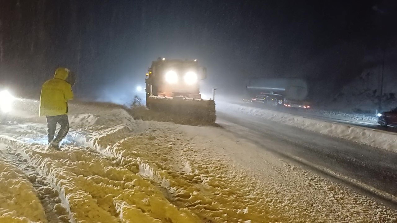 Bolu Dağı’nda Kar Yağışı Etkili Oluyor (2)