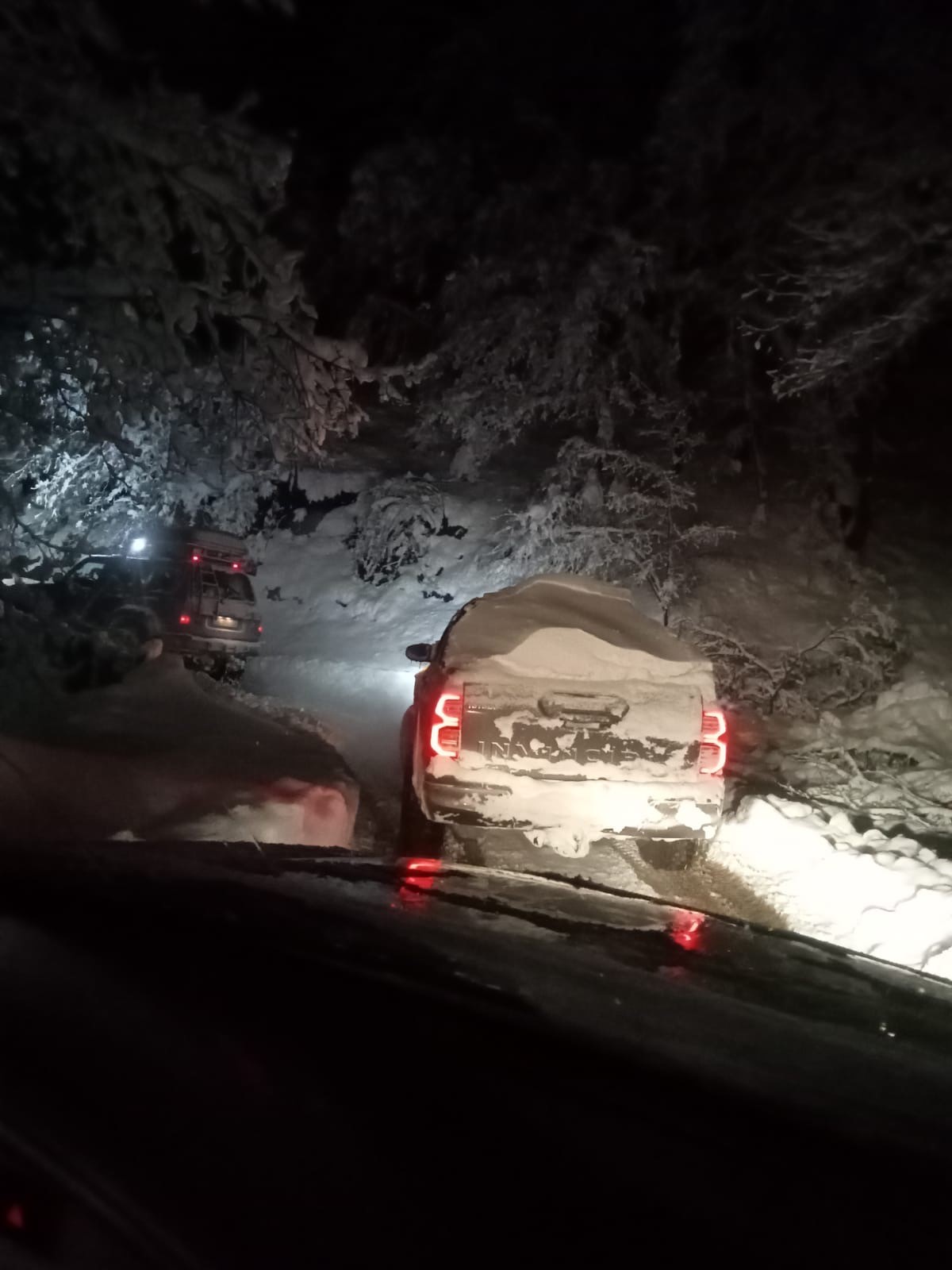 Kar Kalınlığının 1,5 Metre Olduğu Yaylada 12 Kişi Mahsur Kaldı (1)