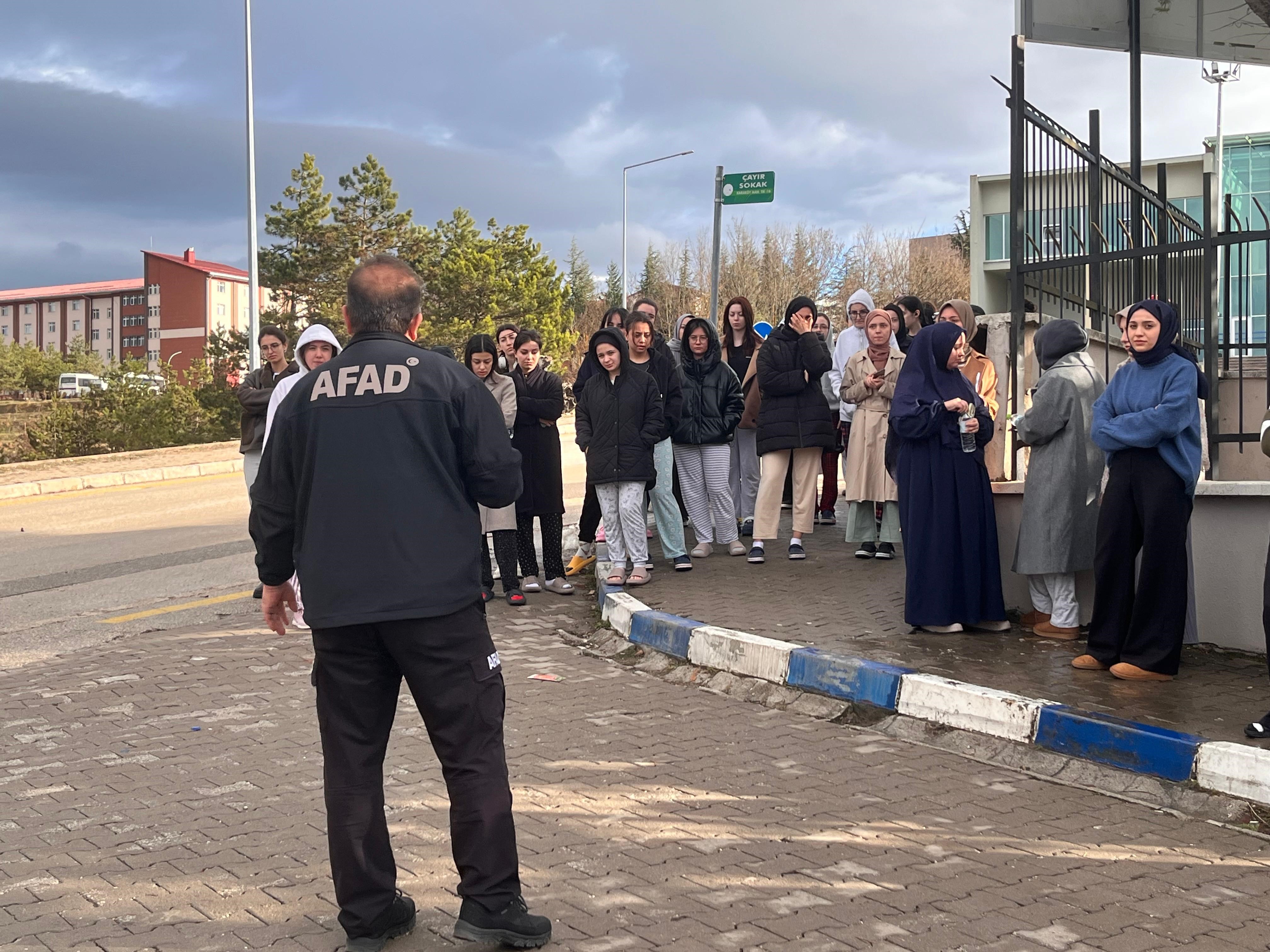 Kız Yurdunda Gerçeğini Aratmayan Tatbikat (3)