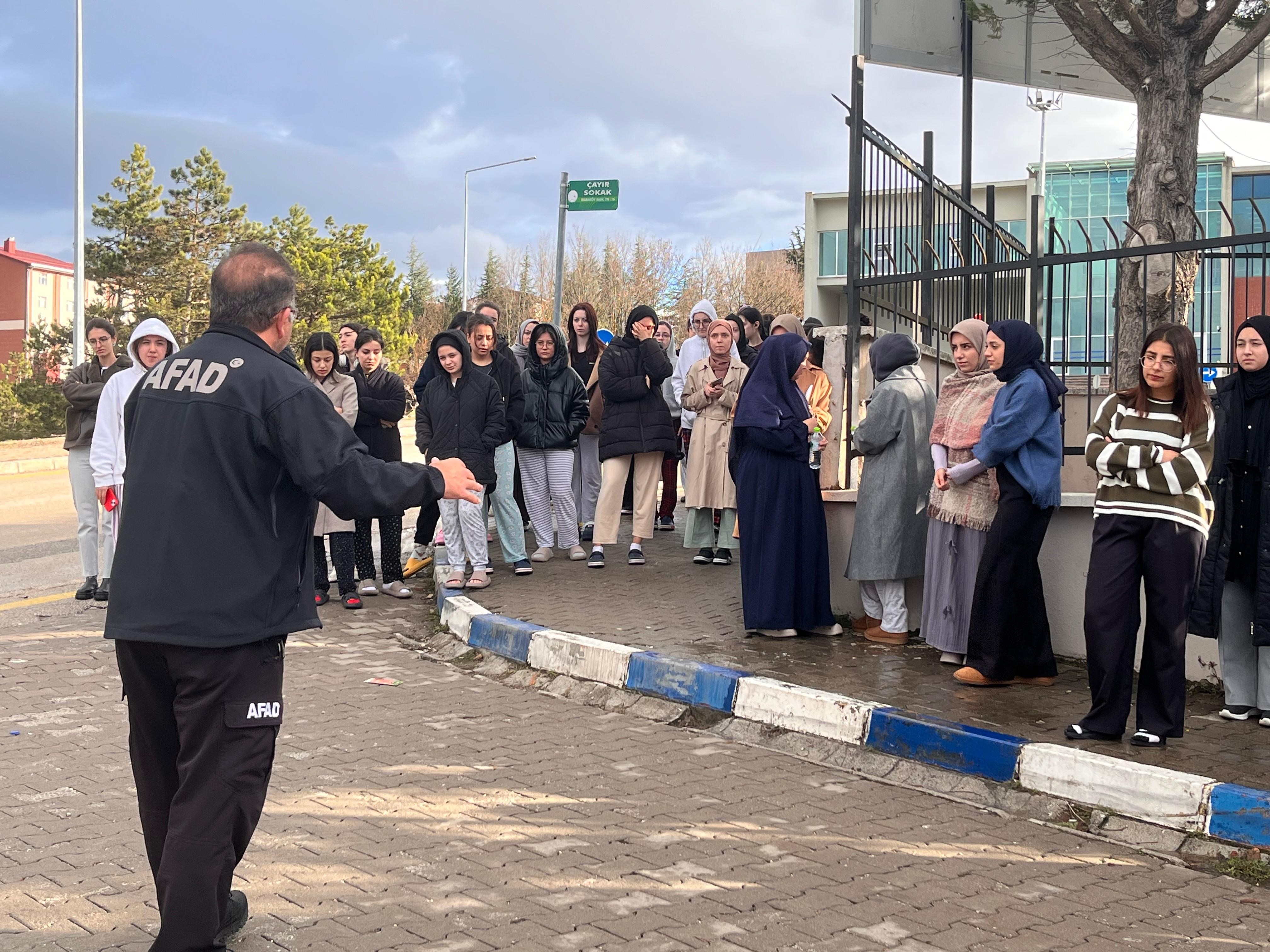 Kız Yurdunda Gerçeğini Aratmayan Tatbikat (5)