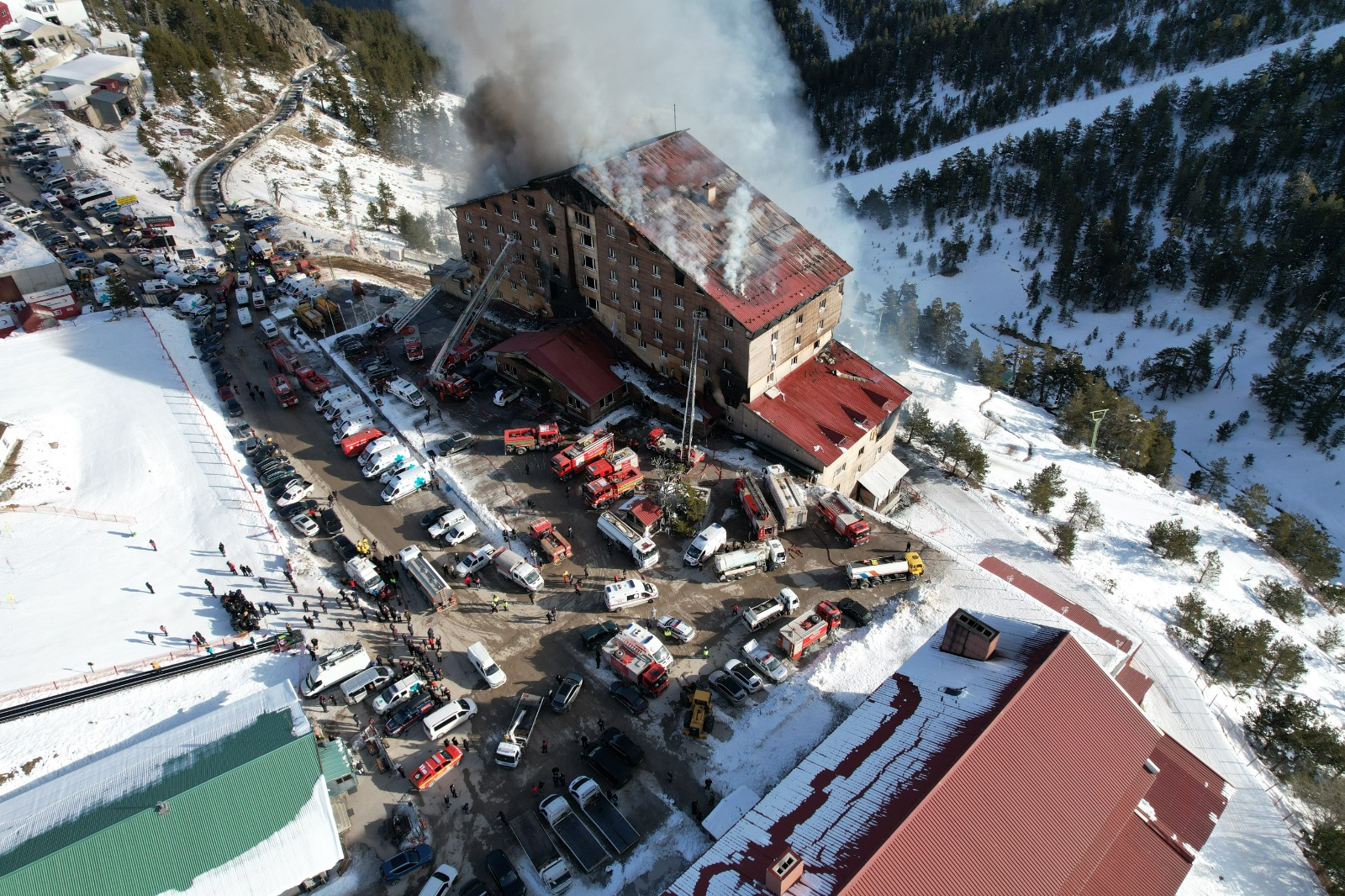 Alev Alev Yanan Otel Havadan Görüntülendi (4)