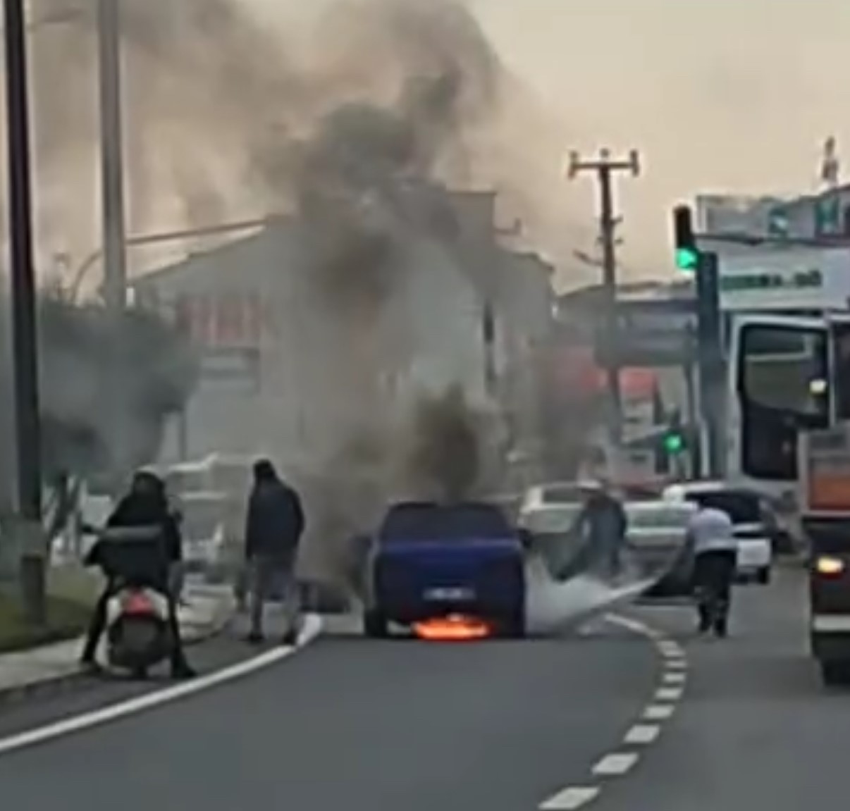 Bolu’dan Sakarya’ya Gi̇di̇yordu Alev Alev Yandi (2)