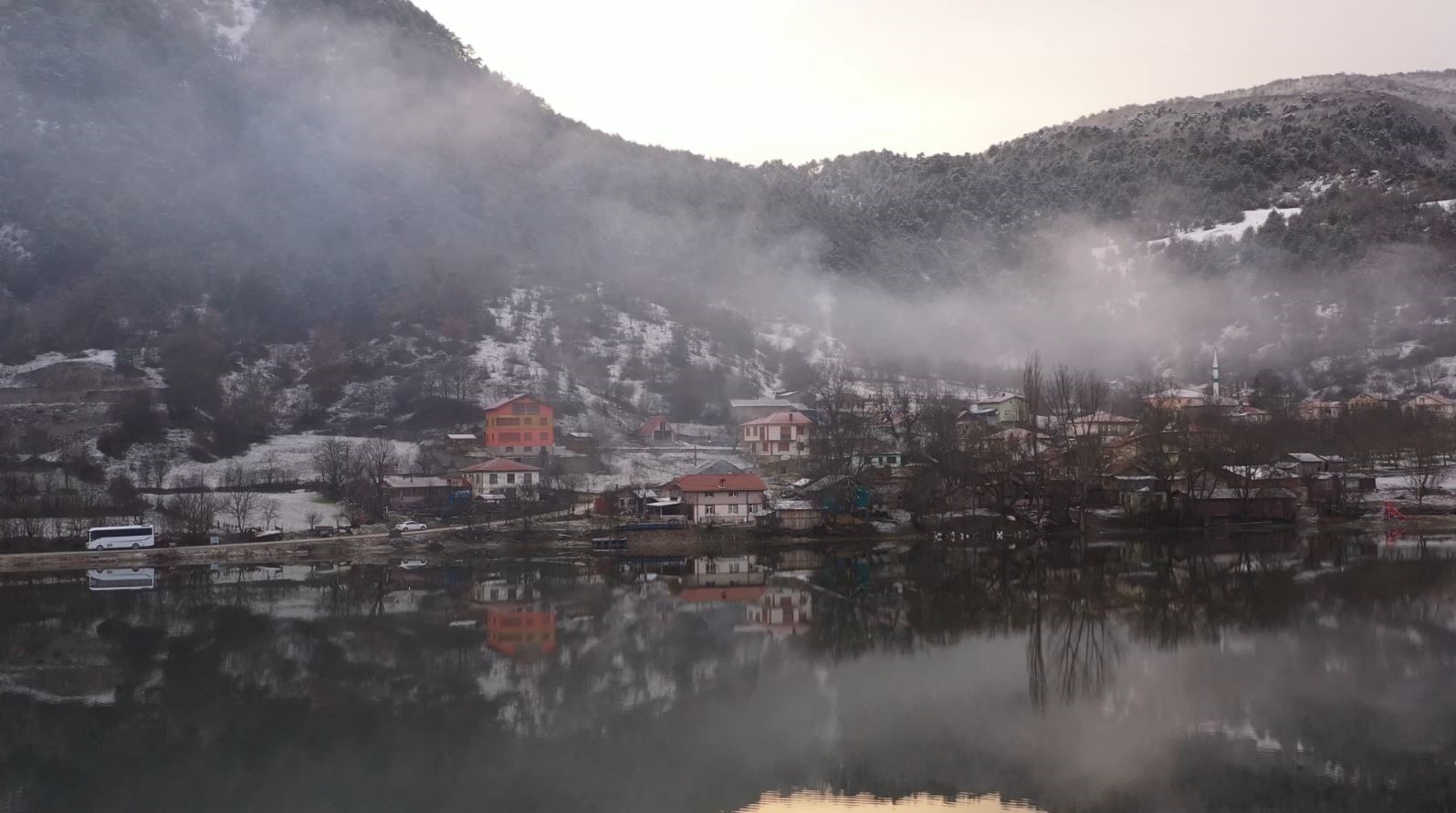 Çubuk Gölü'nde Bulutların Görüntüsü Mest Etti (4)