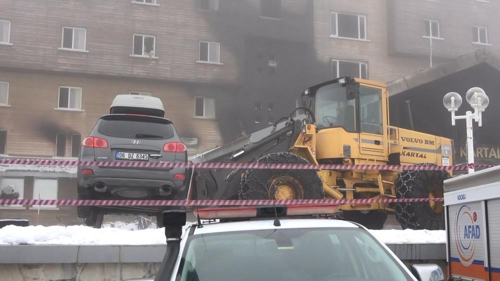 Grand Kartal Otel'de Park Halindeki Araçlar Kaldırılıyor2