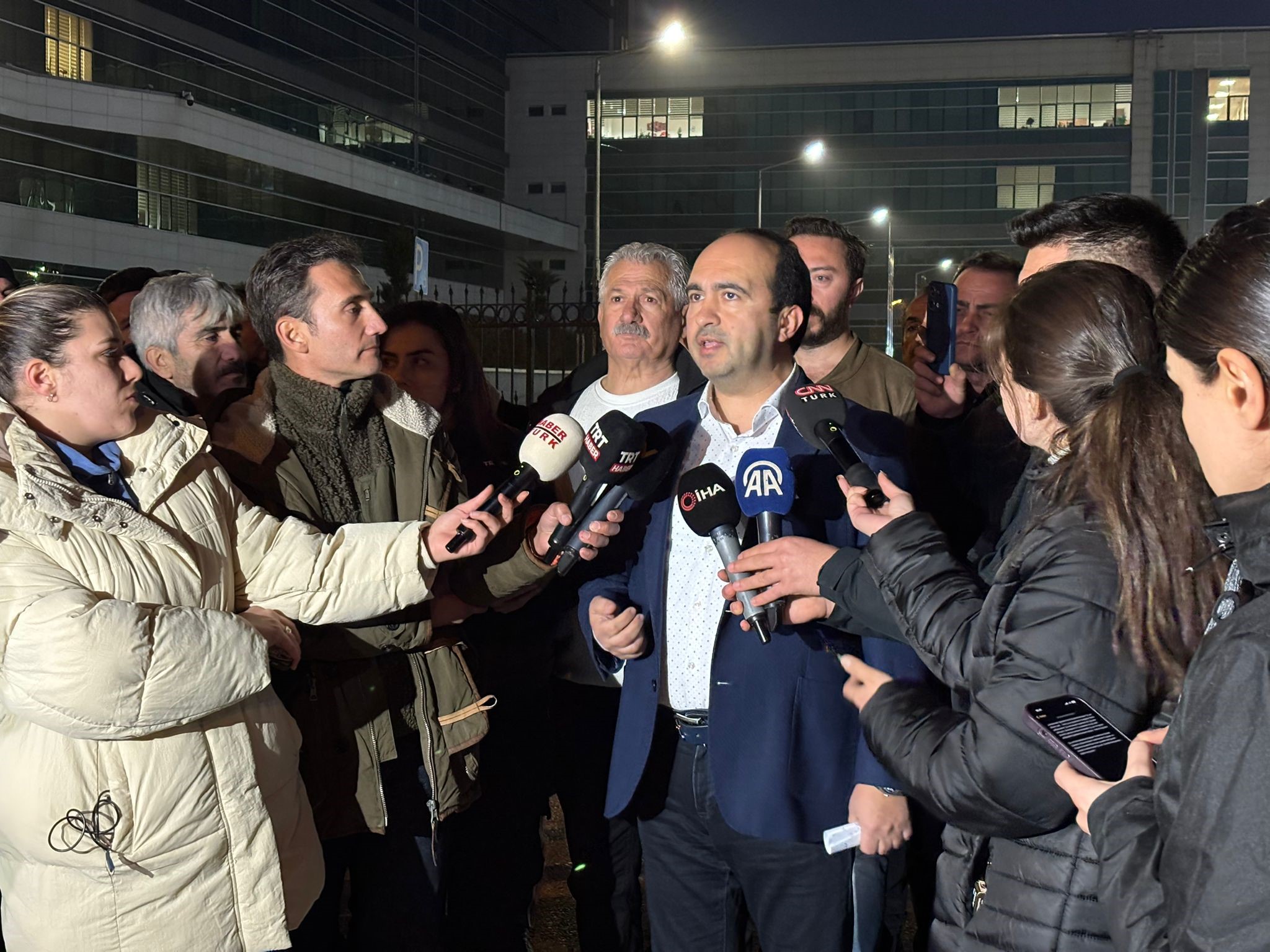 Kartalkaya'daki Otel Yangınında Gözaltına Alınan 26 Kişiden 4'Ünün Adliyede Işlemleri Sürüyor (1)