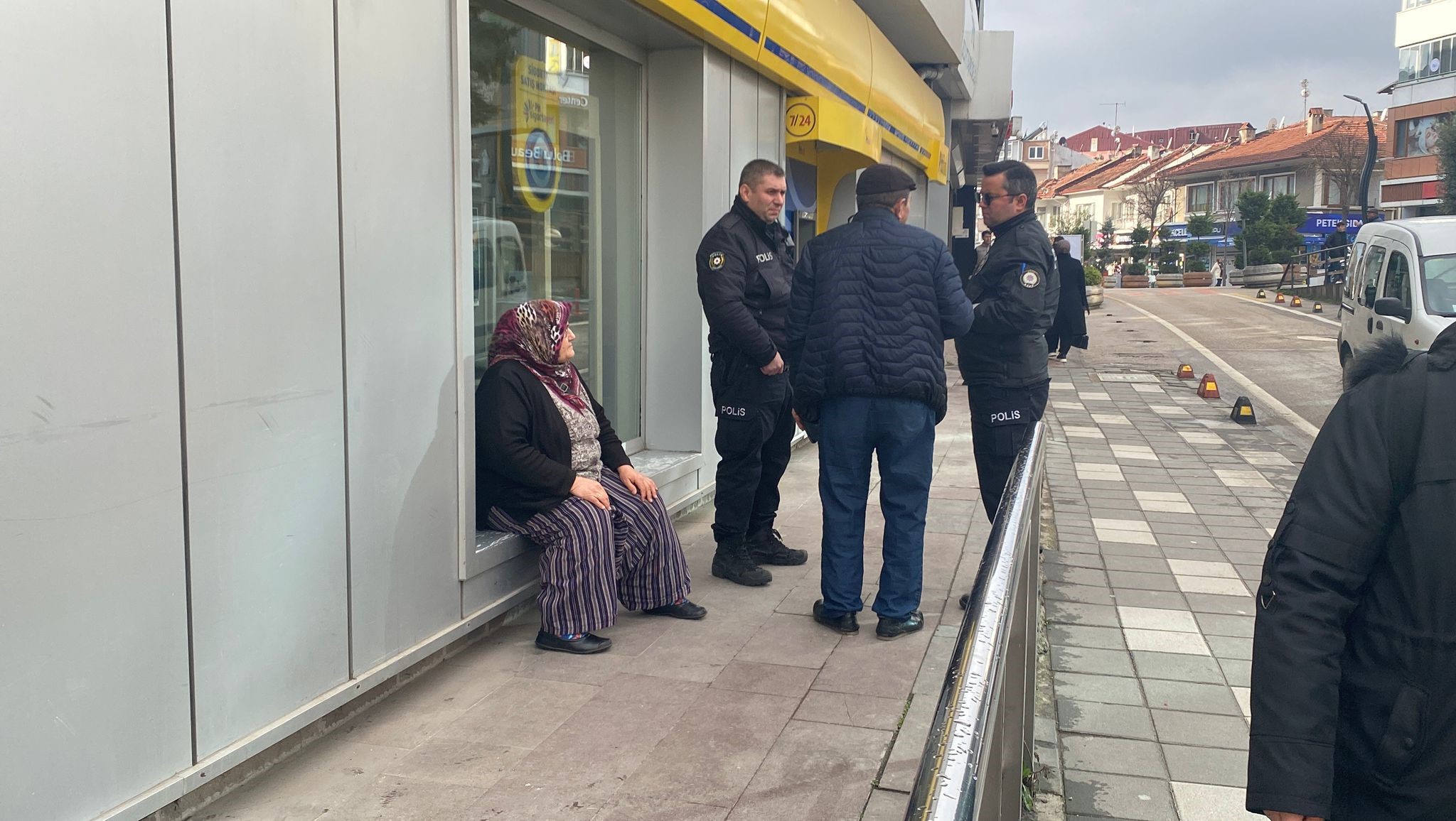 Sosyal Medyadan Tanıştığı Kadına Para Kaptırmak Üzereydi (4)