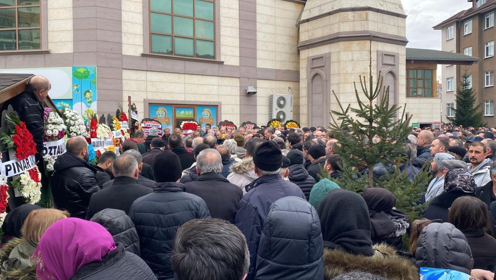 Yangınında Hayatını Kaybeden Ceren Yaman Doğan Ve Kızı Lalin Son Yolculuğuna Uğurlandı3