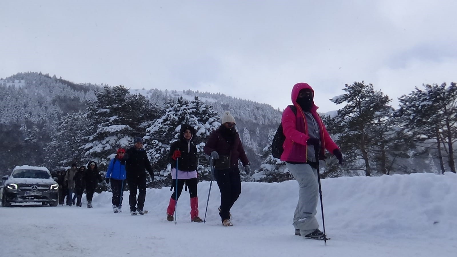 50 Santimlik Karda 12 Kilometre Yürüdü (5)