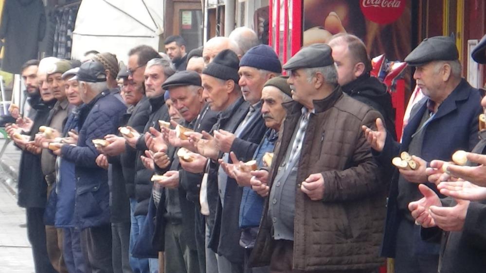 7 Asırdır Her Cuma Esnaf Duası Ediyorlar2