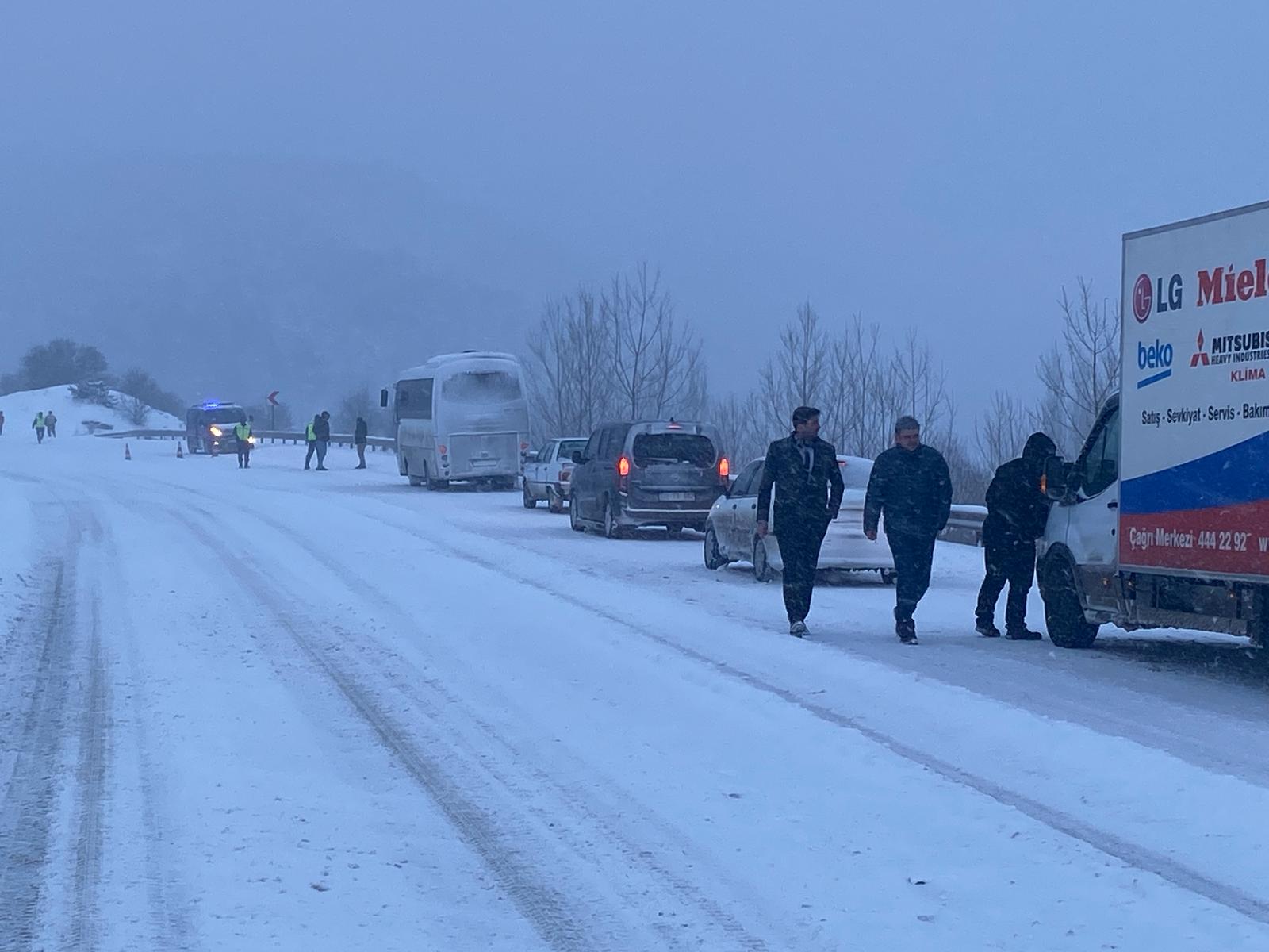 Bolu Mudurnu Yolu Trafiğe Kapatıldı-1