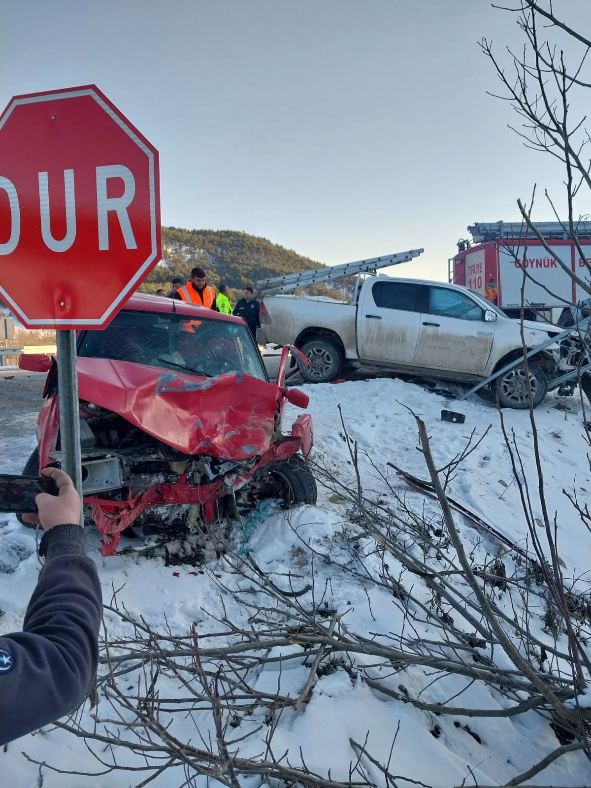 Bolu’da Cip Otomobille Çarpıştı 4 Yaralı (2)