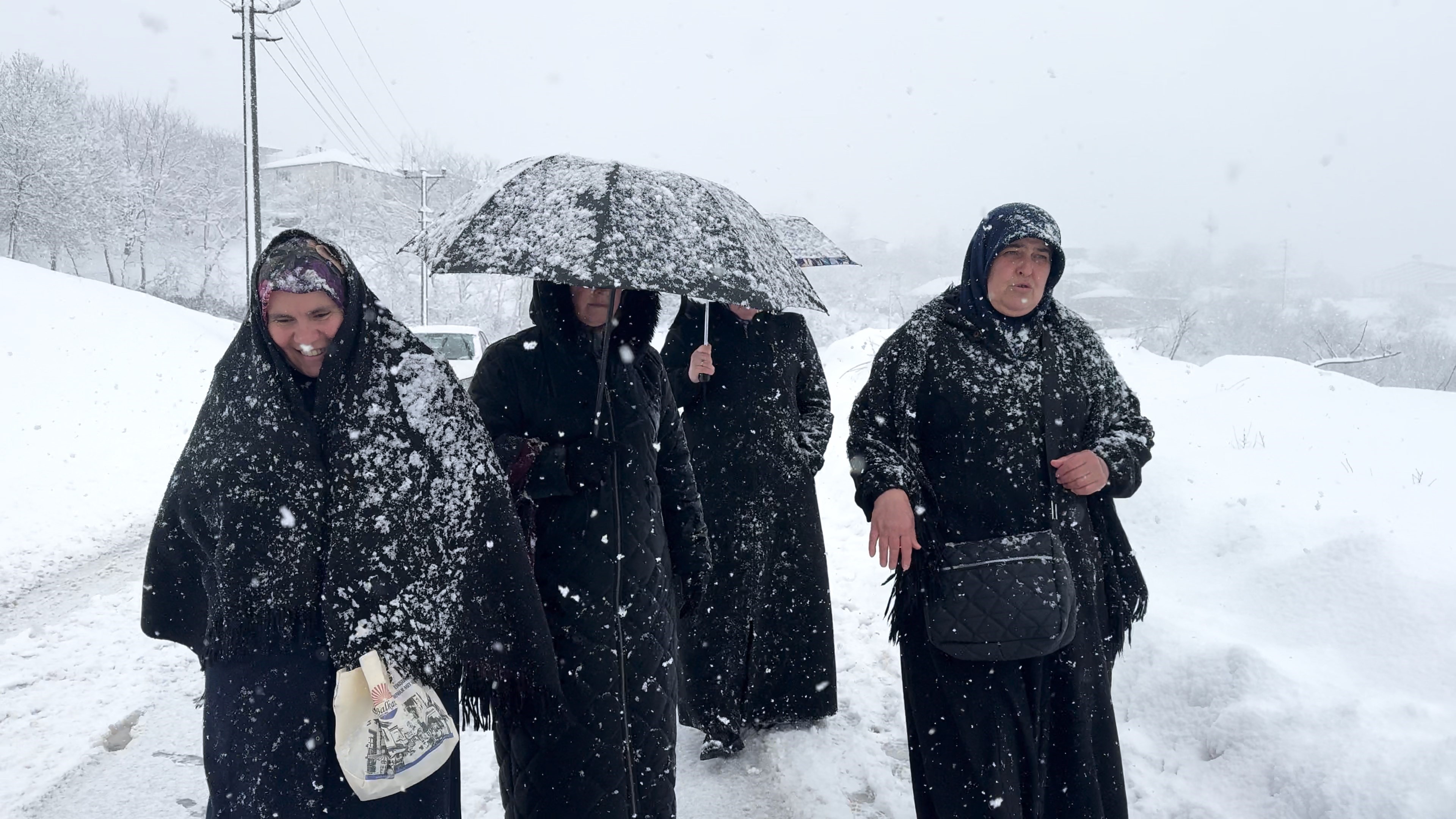 Kar Engel Olmadı Çocuklar Kaydı, Kadınlar Altın Gününe Yetişti̇ (4)