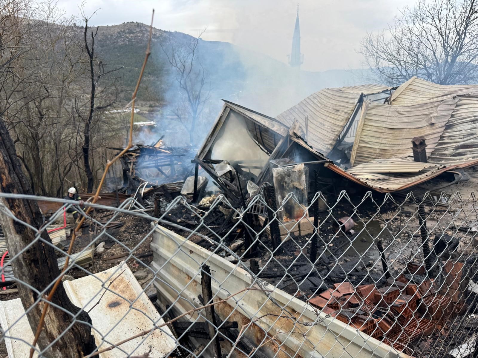 Bolu'da 2 Ev, Samanlık Ve Traktör Alevlere Teslim Oldu (2)