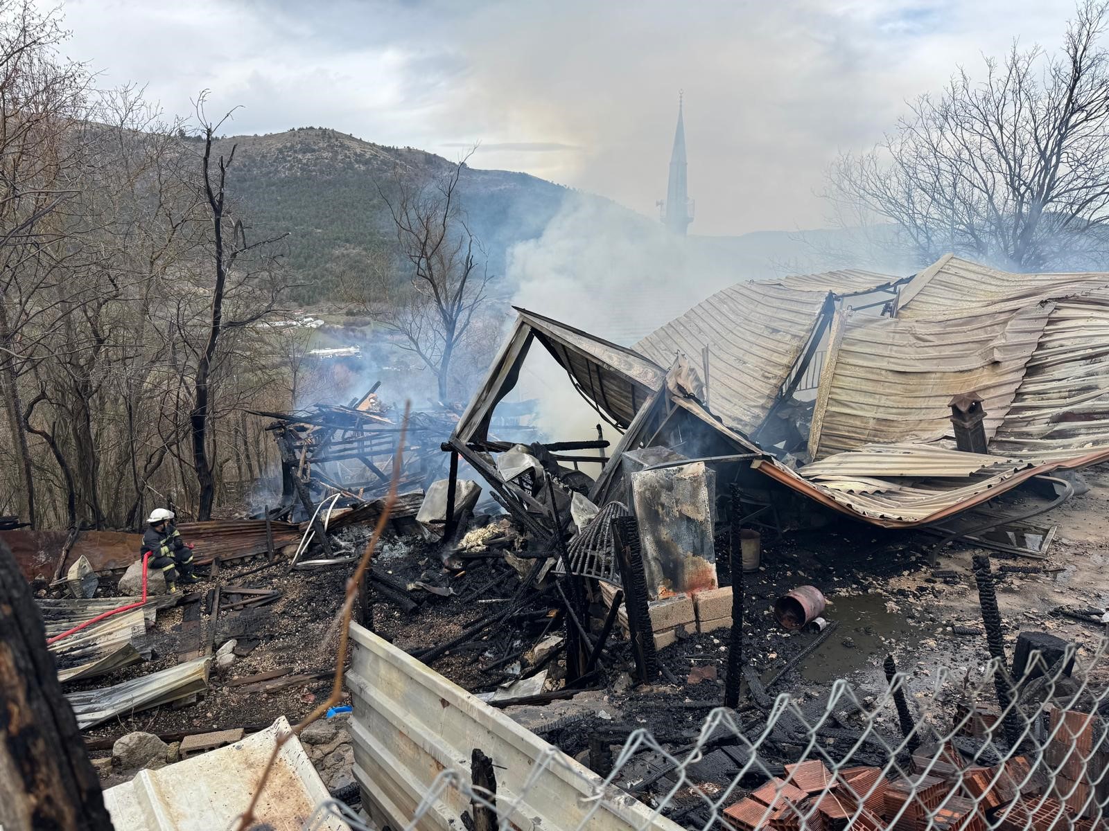 Bolu'da 2 Ev, Samanlık Ve Traktör Alevlere Teslim Oldu (5)