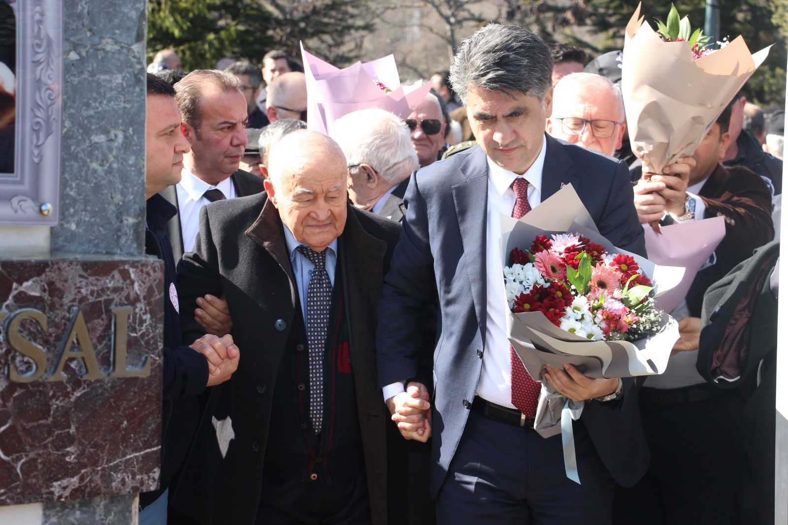 Bolu'nun Babası İzzet Baysal, 25 Yıl Sonra Dualarla Anıldı (1)