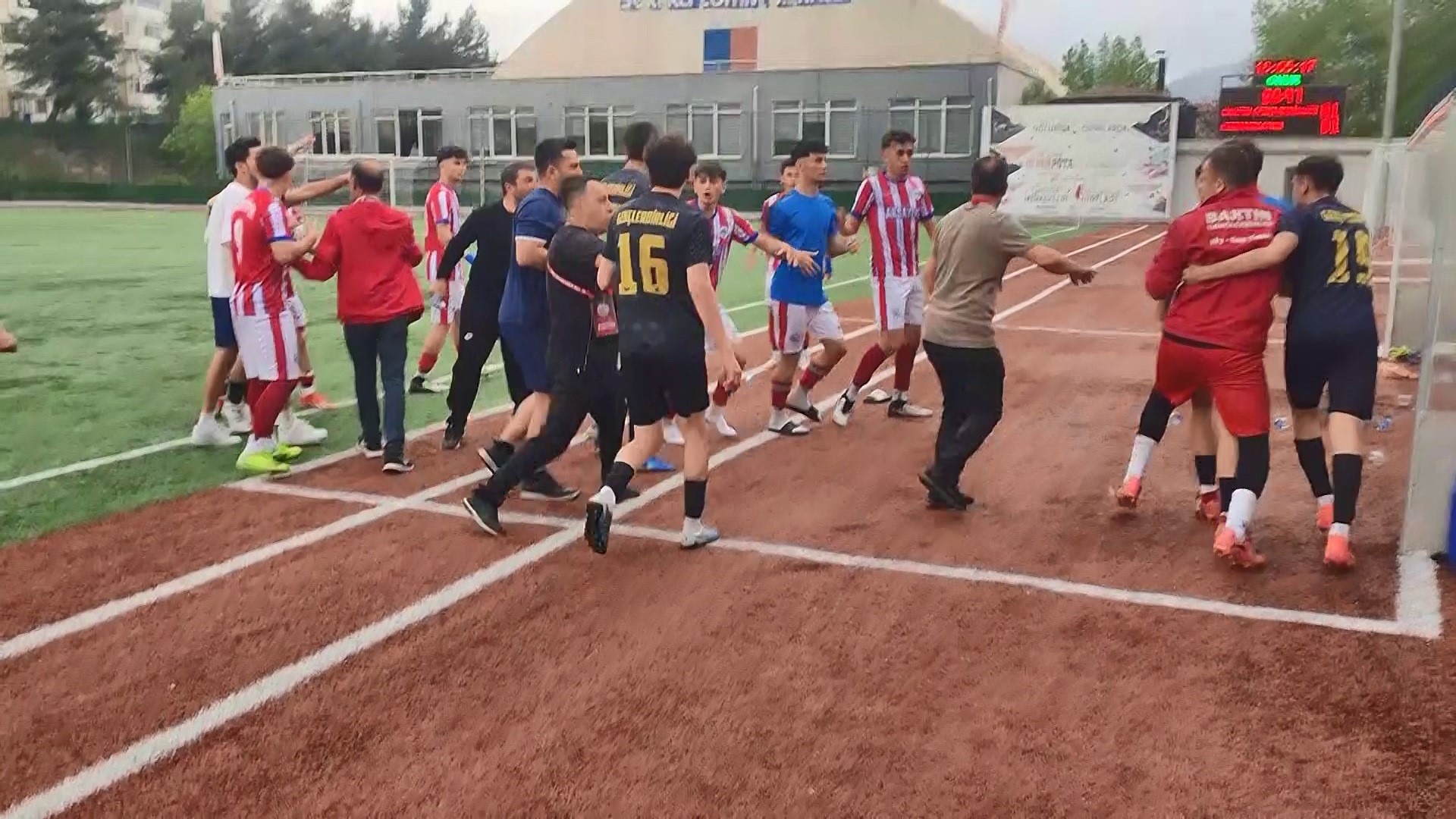 Kıbrıscıksporun Gol Sevinci Ortalığı Karıştırdı (1)