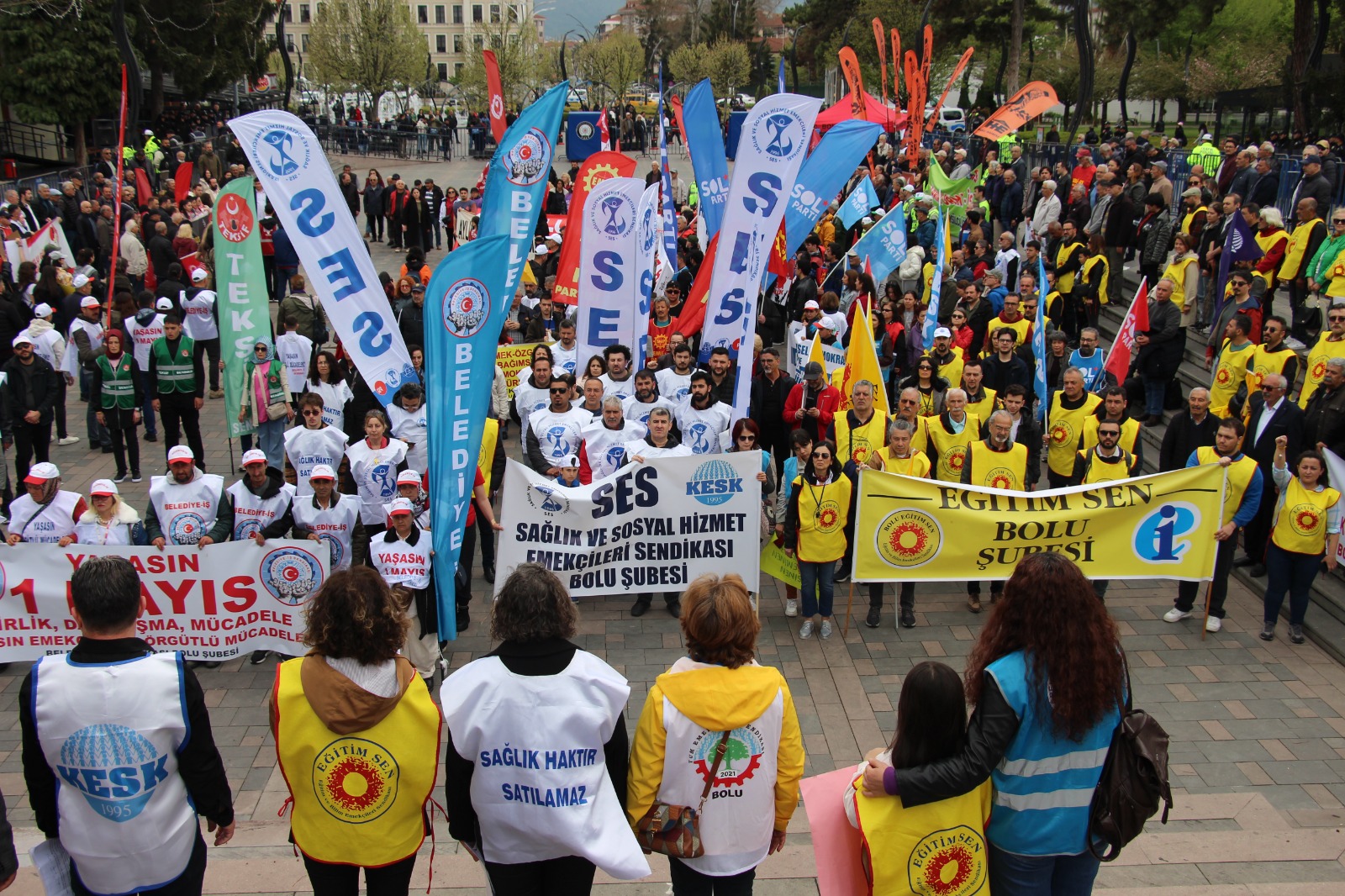 Bolu'da 1 Mayıs Halaylar Çekilerek Kutlandı (7)