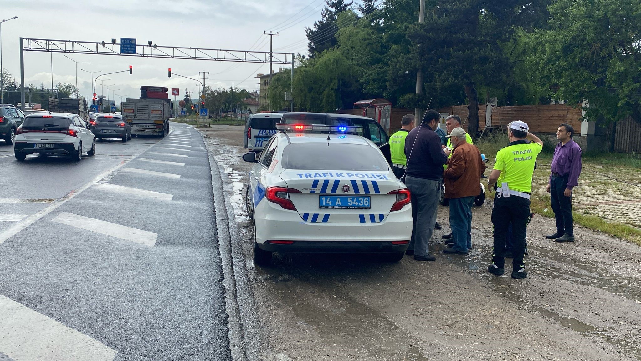 Bolu’da 3 Araçlı Zincirleme Kaza 1 Yaralı (3)