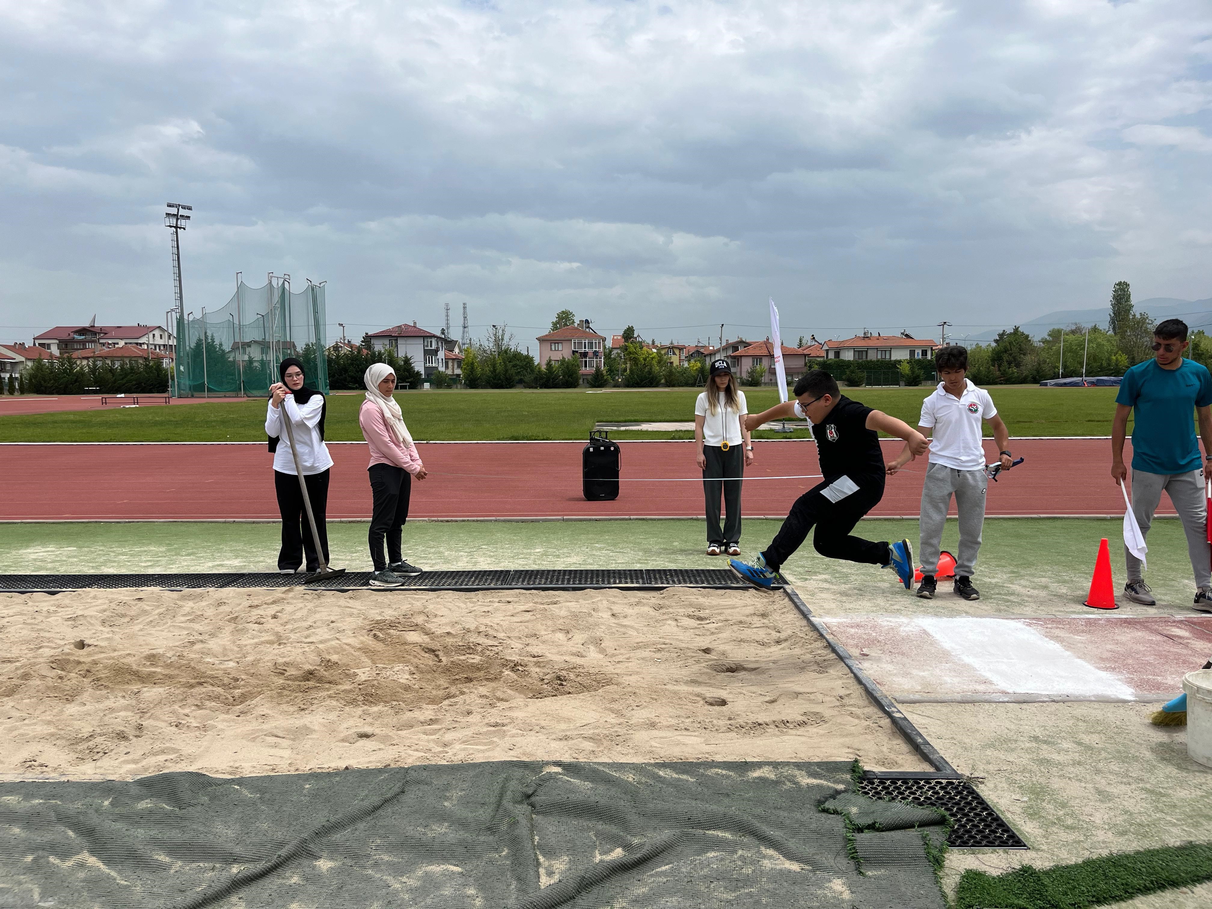 Bolu'da Minikler Atletizm Şenliği Renkli Görüntülere Sahne Oldu (5)