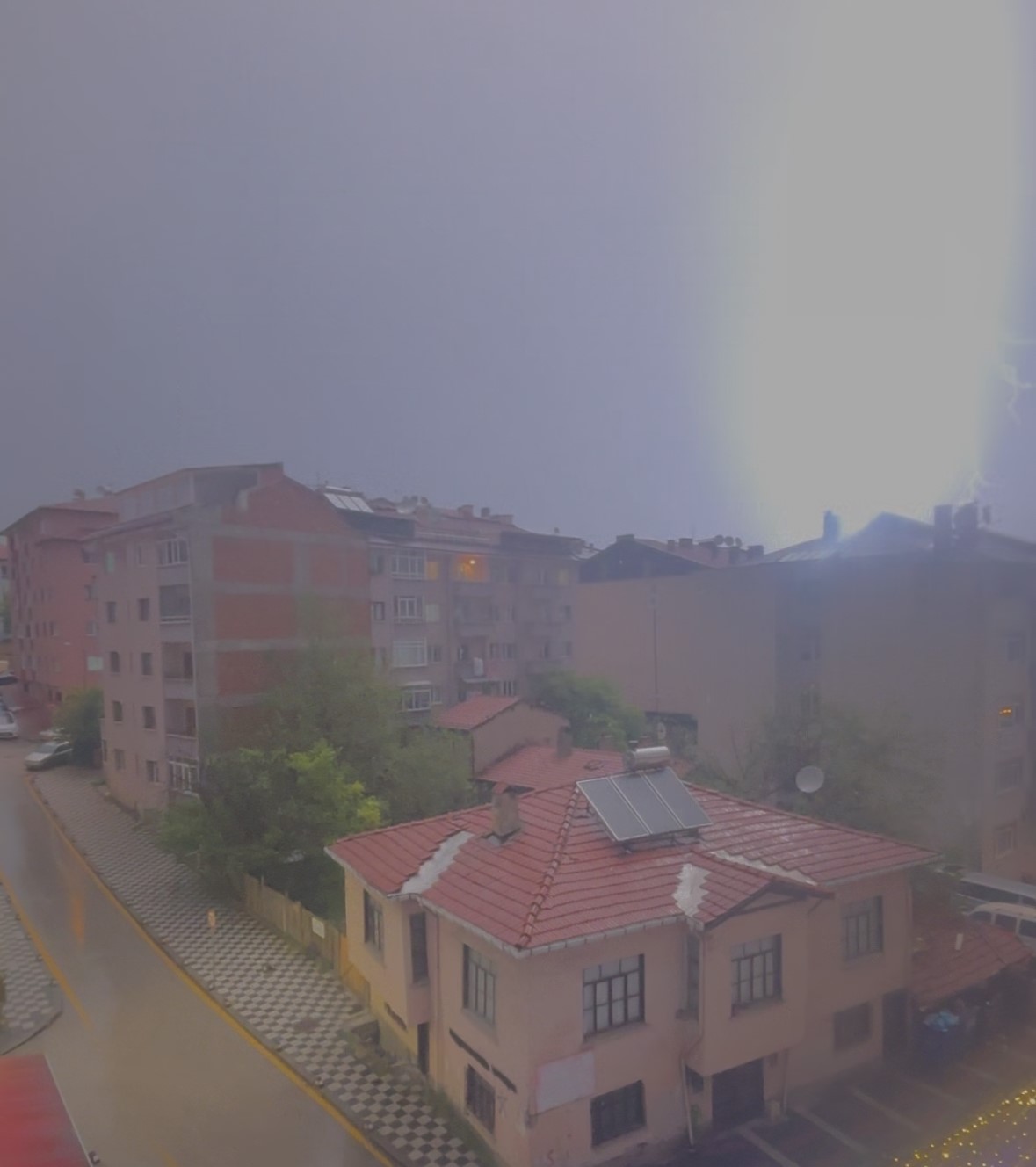 Bolu'da Yıldırım Düşme Anları Korku Filmlerini Aratmadı (7)