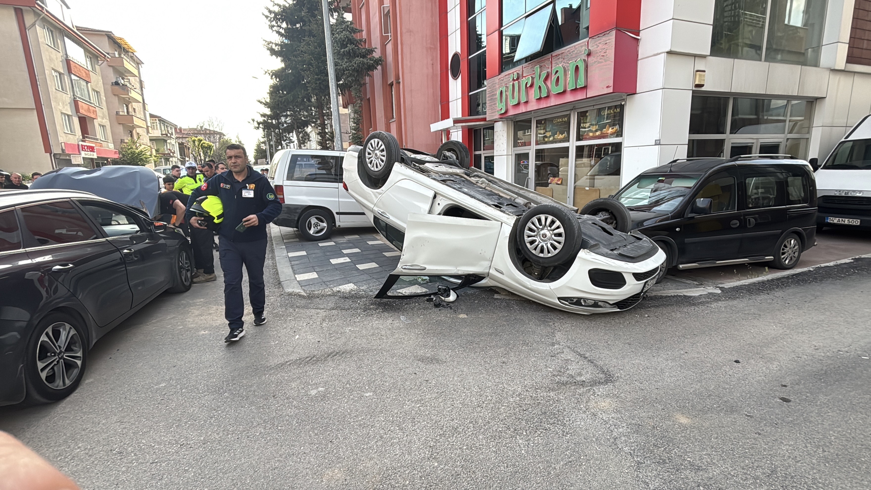 İki Otomobil Çarpıştı, Araçlardan Biri Takla Attı 1 Yaralı (4)
