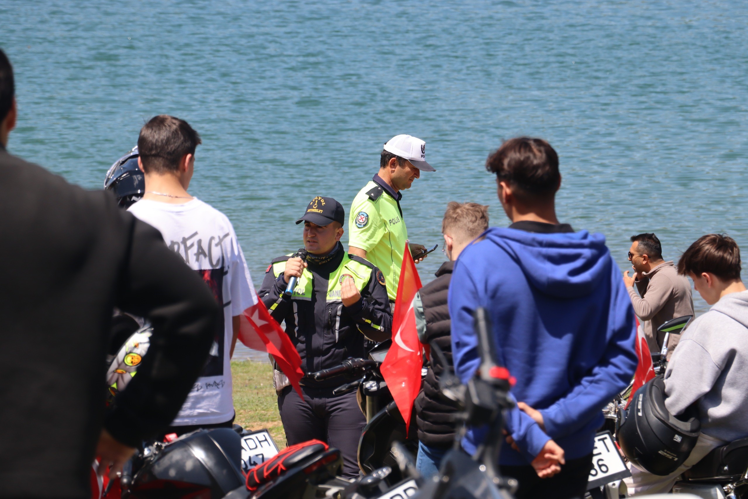 Liseli Gençler Motosikletleriyle Trafik Farkındalığı Oluşturdu (4)
