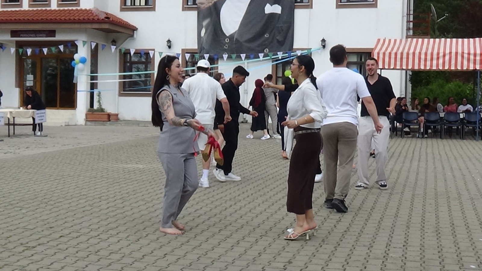 Mudurnu’da 26. Dönem Mezunları Diplomalarını Coşkuyla Aldı (3)