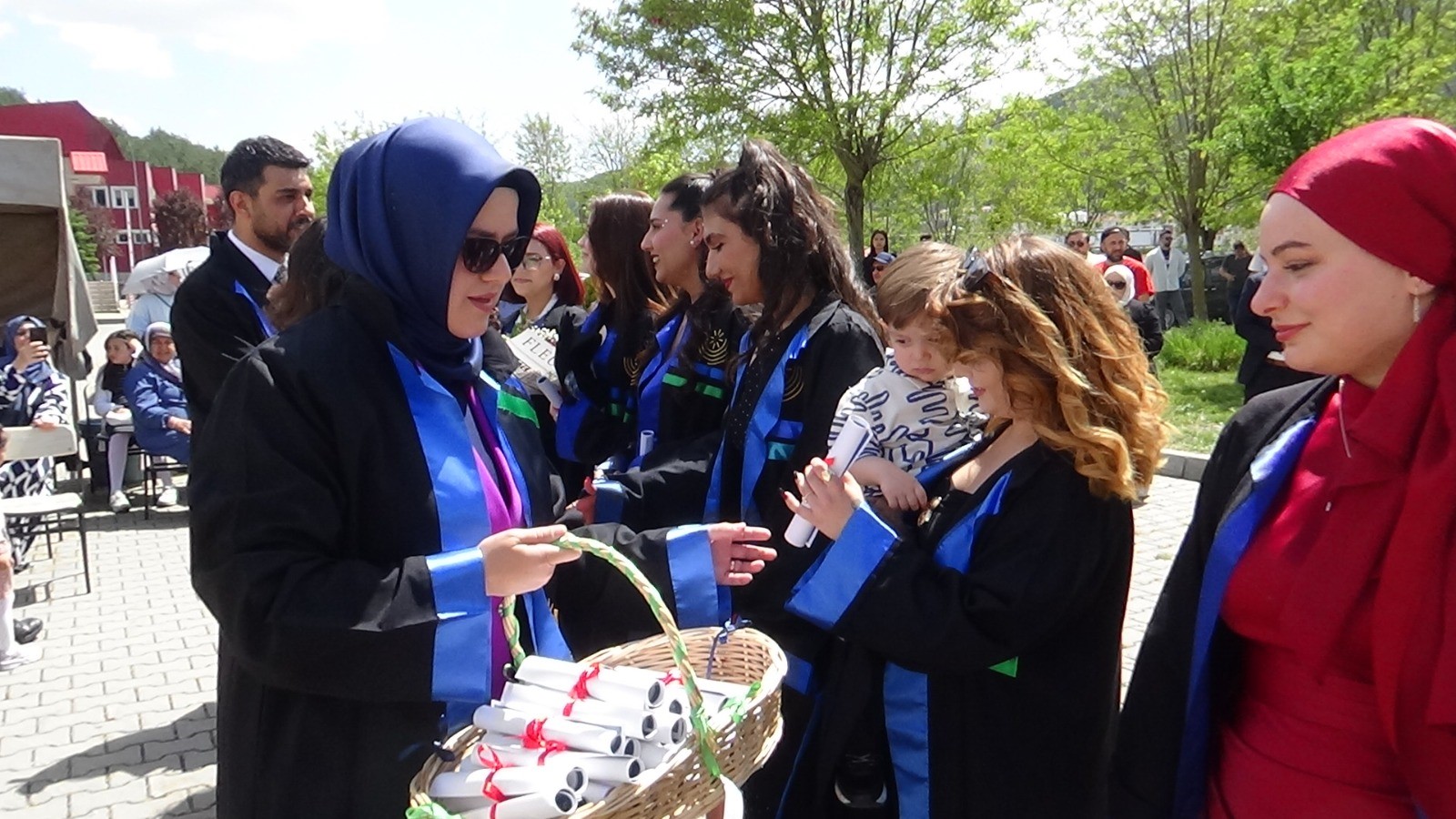 Mudurnu’da 26. Dönem Mezunları Diplomalarını Coşkuyla Aldı (4)