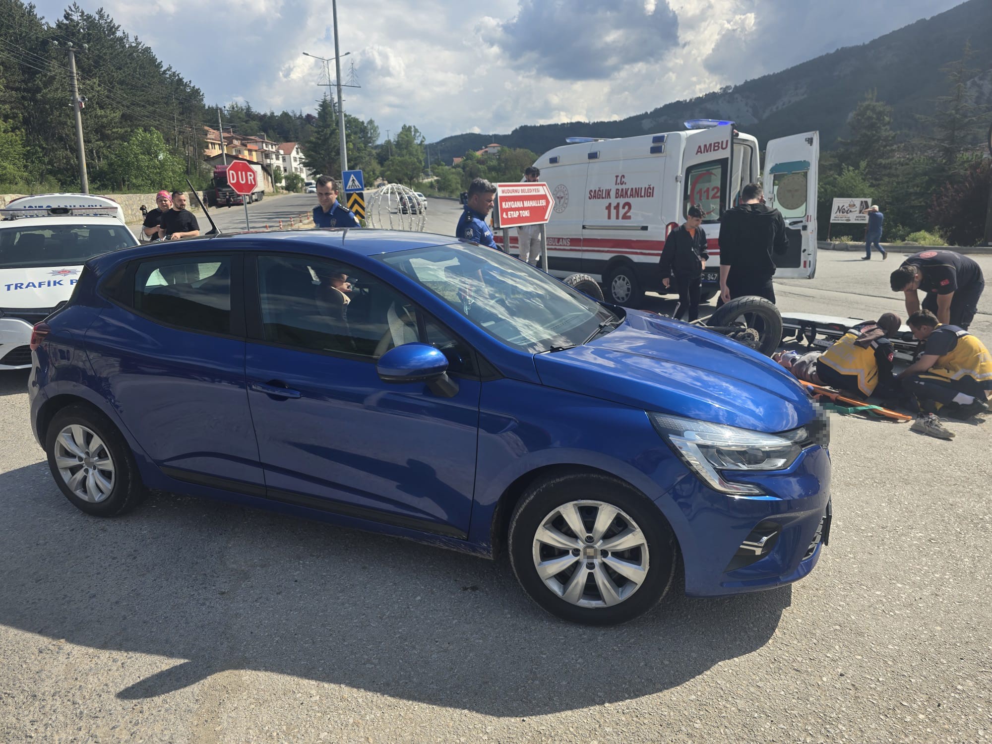 Otomobille Çarpışan Motosiklet Sürücüsü Yaralandı (3)