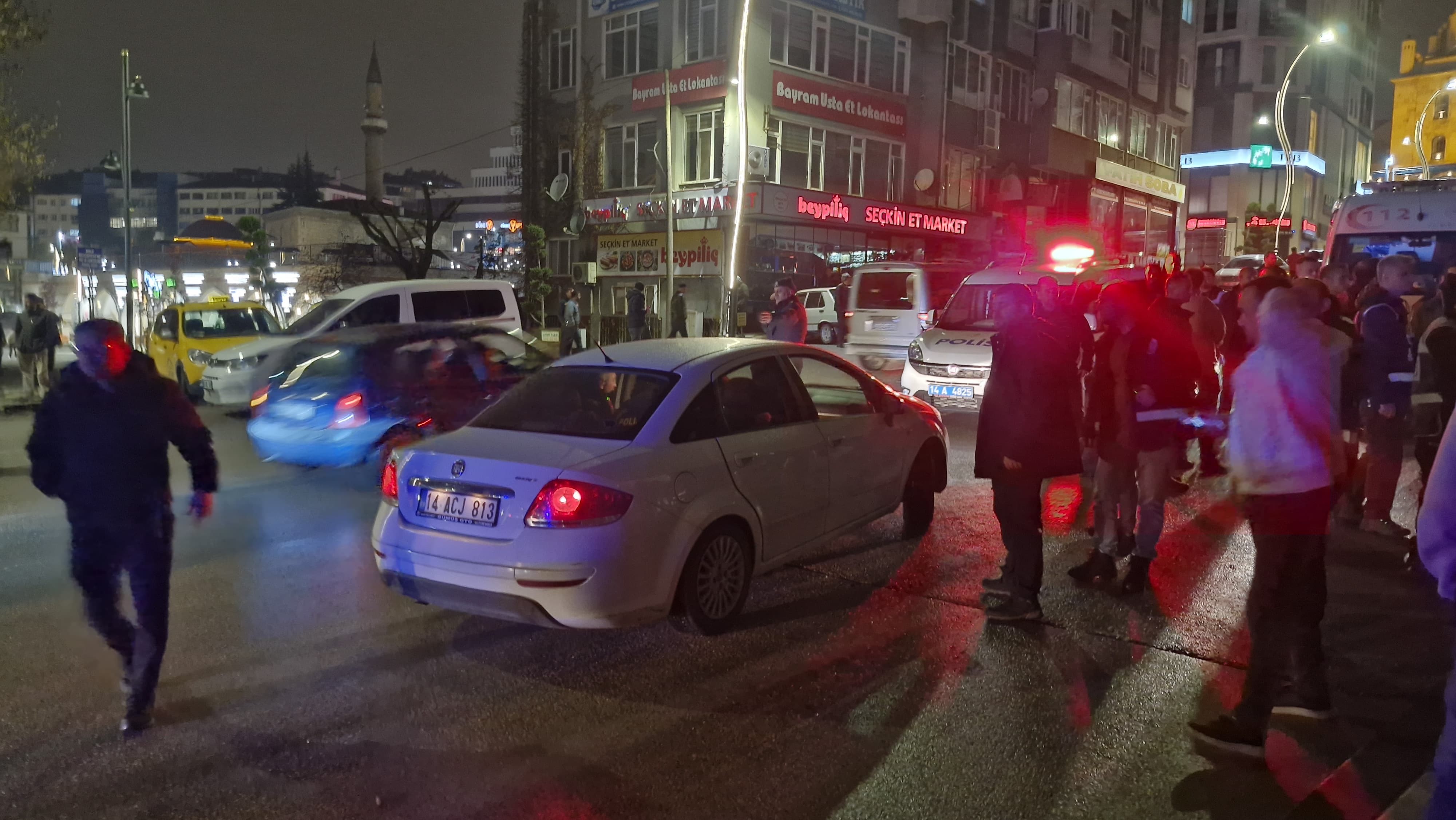 Sokak Ortasında Tekmeli Yumruklu Kavga 3 Yaralı, 5 Gözaltı (1)-1