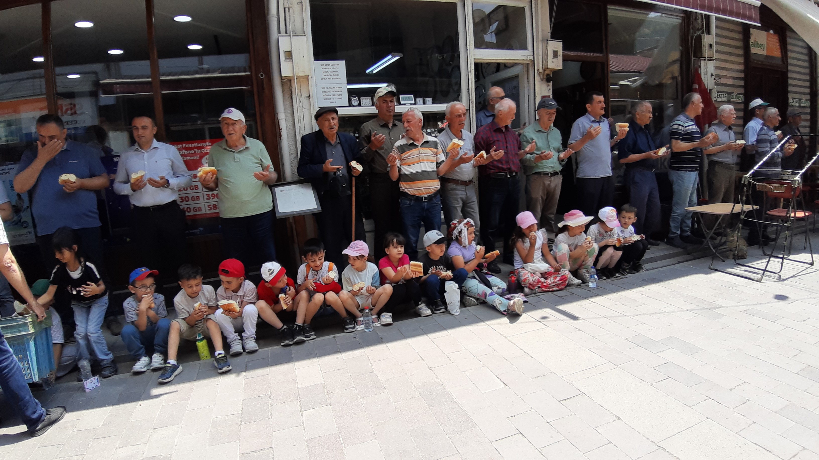 Ahilik Geleneğine Katılan Minikler Ellerini Semaya Açtı (7)